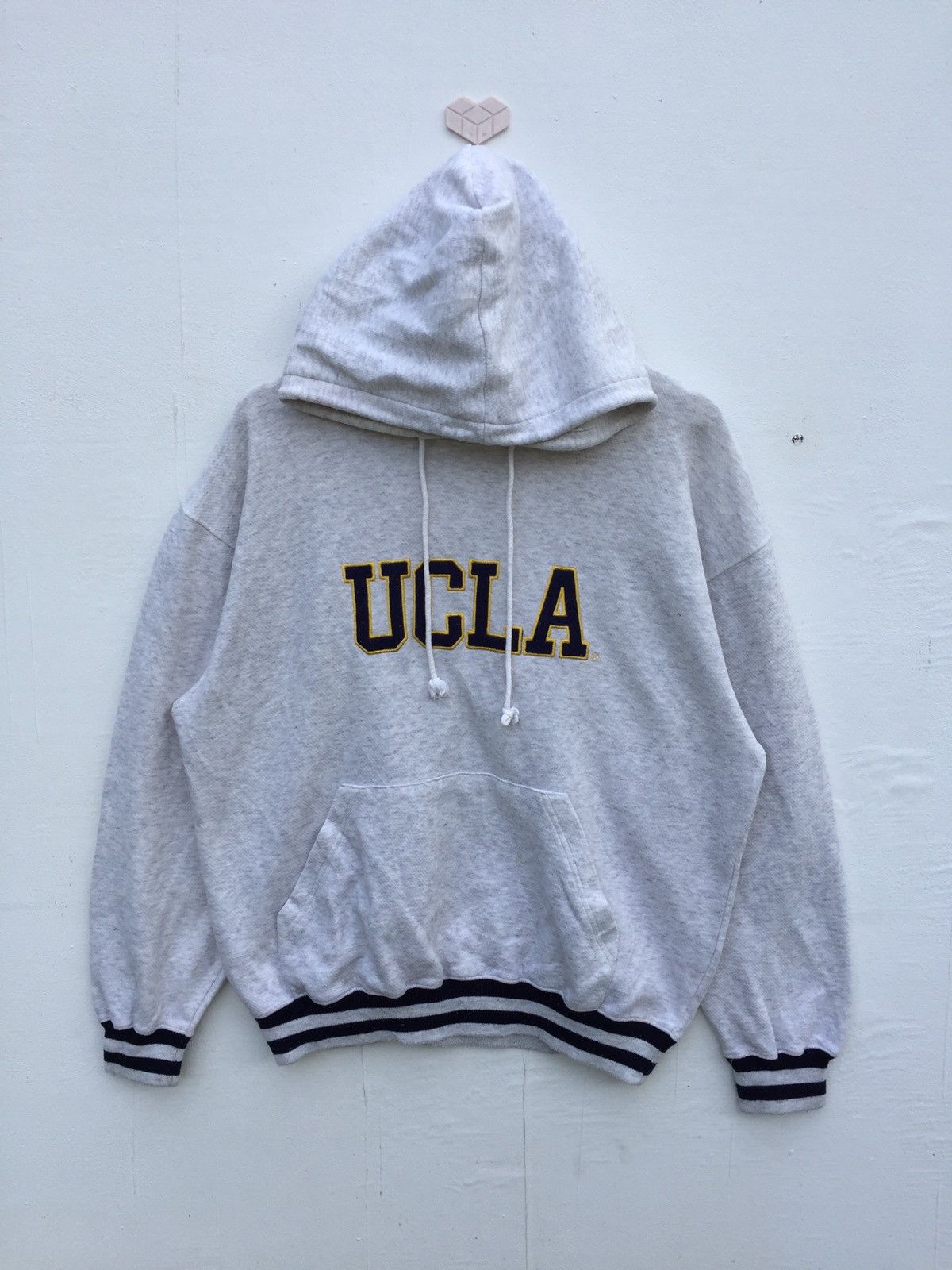 Vintage Vintage UCLA Big Logo Hoodie Size US M / EU 48-50 / 2 - 1 Thumbnail