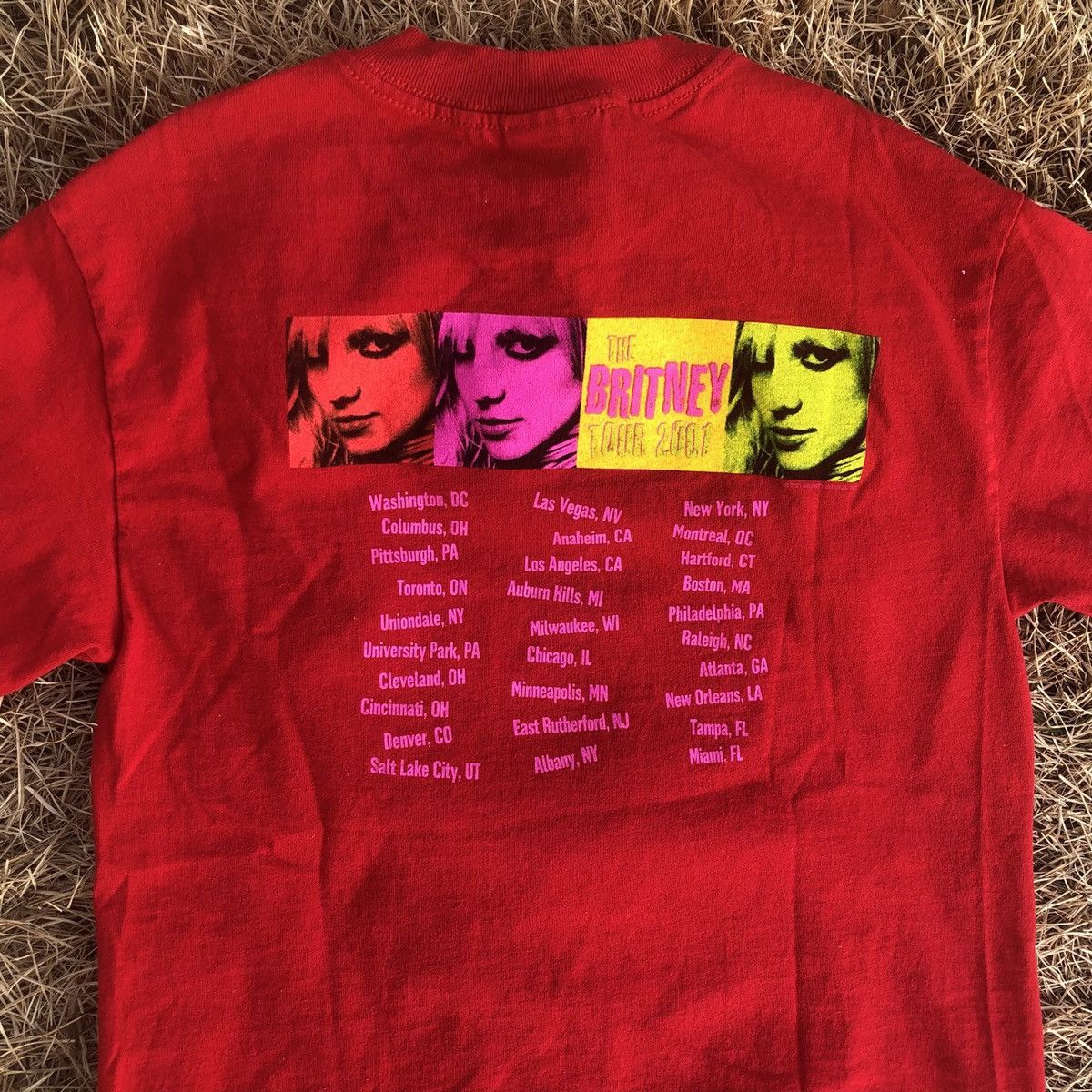 Band Tees × Rap Tees × Vintage Vintage Britney Spears Shirt 2001 Tour Concert Band Tee MTV Size S / US 4 / IT 40 - 4 Thumbnail