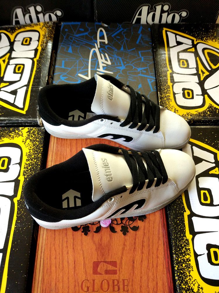 Etnies × Vintage Etnies Santiago - vintage model early 2000s Size US 9 / EU 42 - 9 Thumbnail