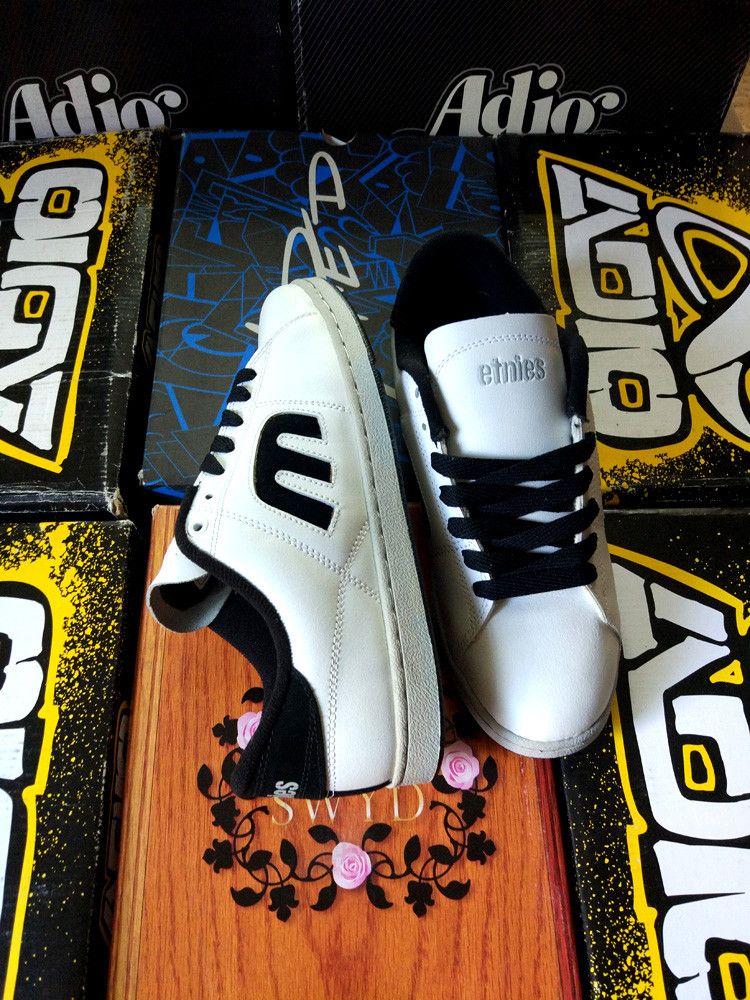 Etnies × Vintage Etnies Santiago - vintage model early 2000s Size US 9 / EU 42 - 3 Thumbnail