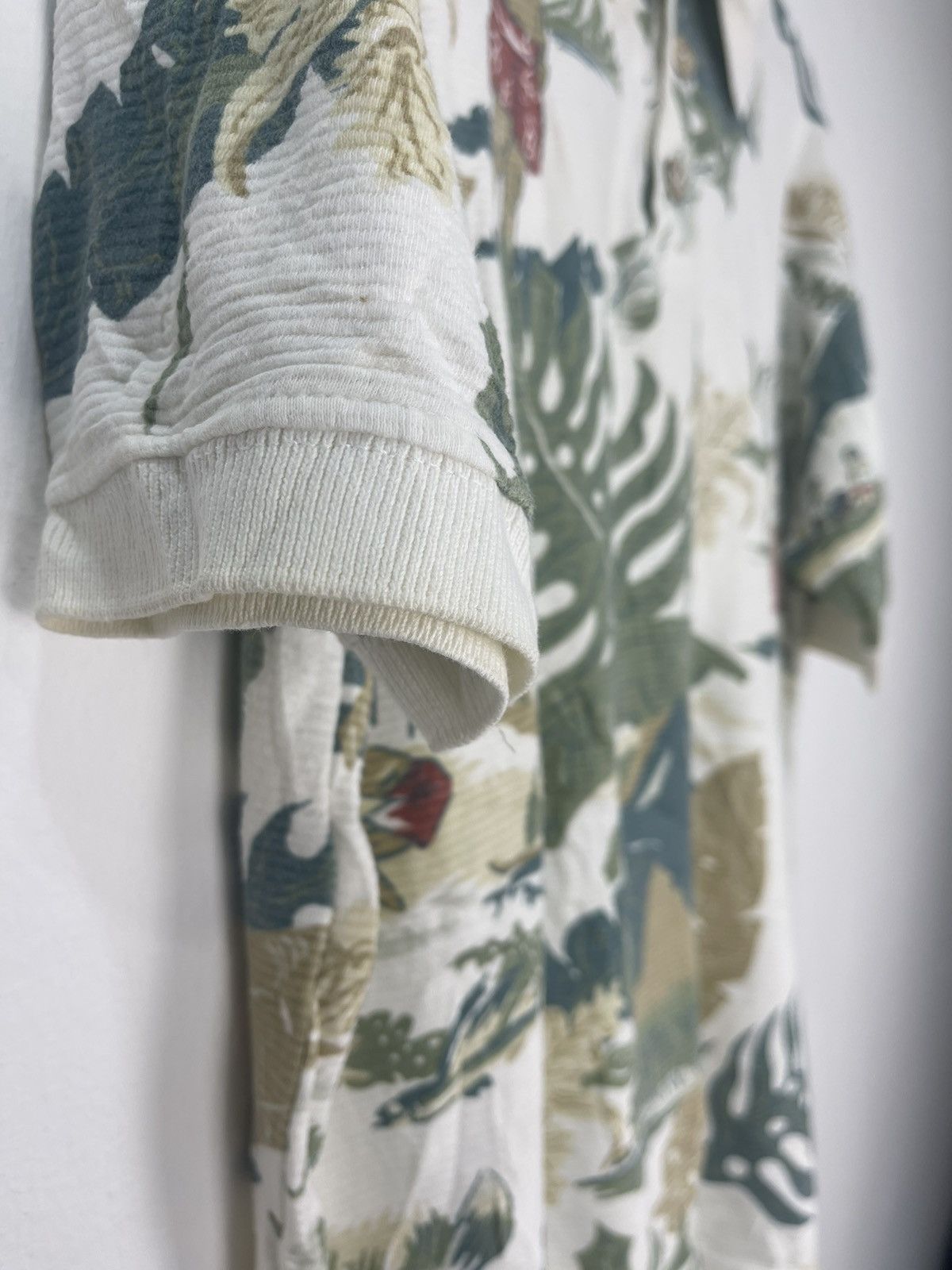Vintage SUMMER HAWAIIAN COLLAR CAMP TSHIRT Size US XL / EU 56 / 4 - 4 Thumbnail