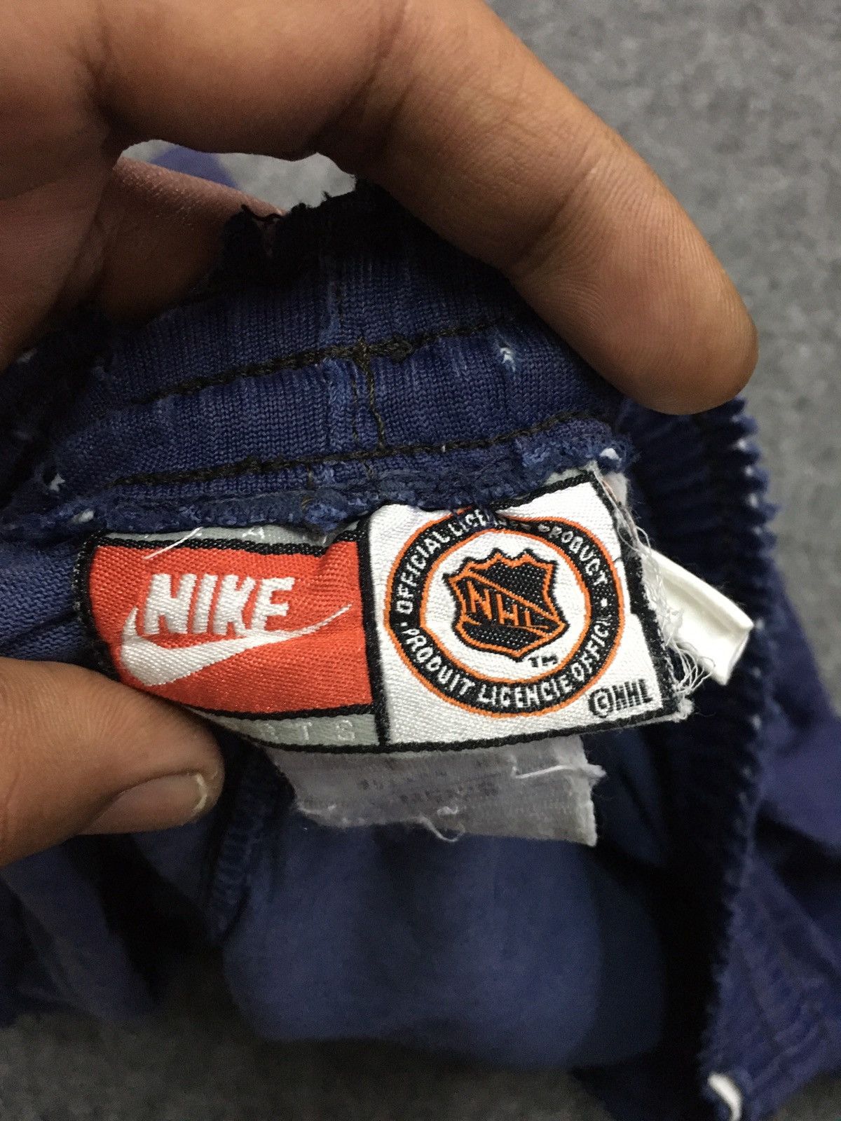 NHL Vintage Trashed Faded Nhl Offical Short Size US 36 / EU 52 - 6 Thumbnail