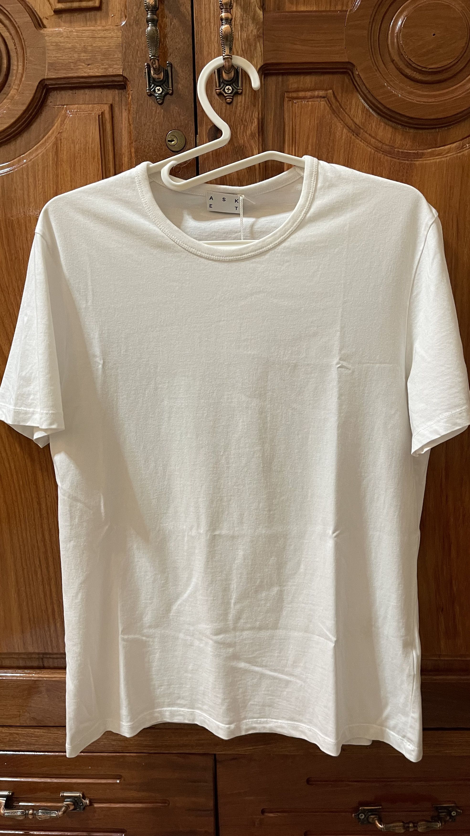 The “T shirt” by Asket