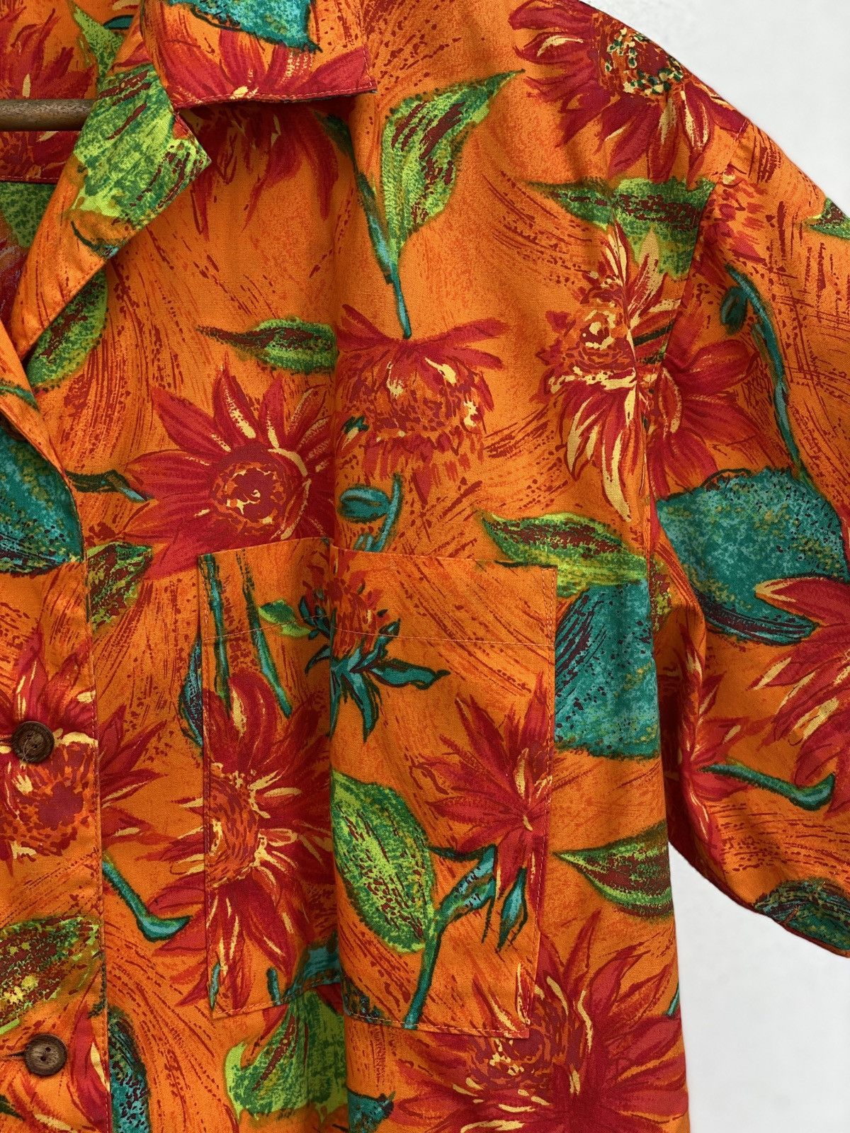 Vintage vibrant orange Hawaiian shirt, a vintage from Issey Miyake. Size US M / EU 48-50 / 2 - 5 Thumbnail