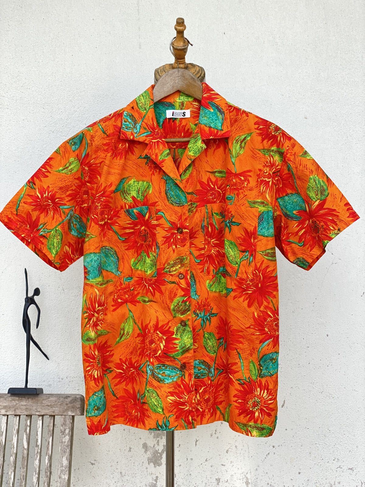 Vintage vibrant orange Hawaiian shirt, a vintage from Issey Miyake. Size US M / EU 48-50 / 2 - 1 Thumbnail