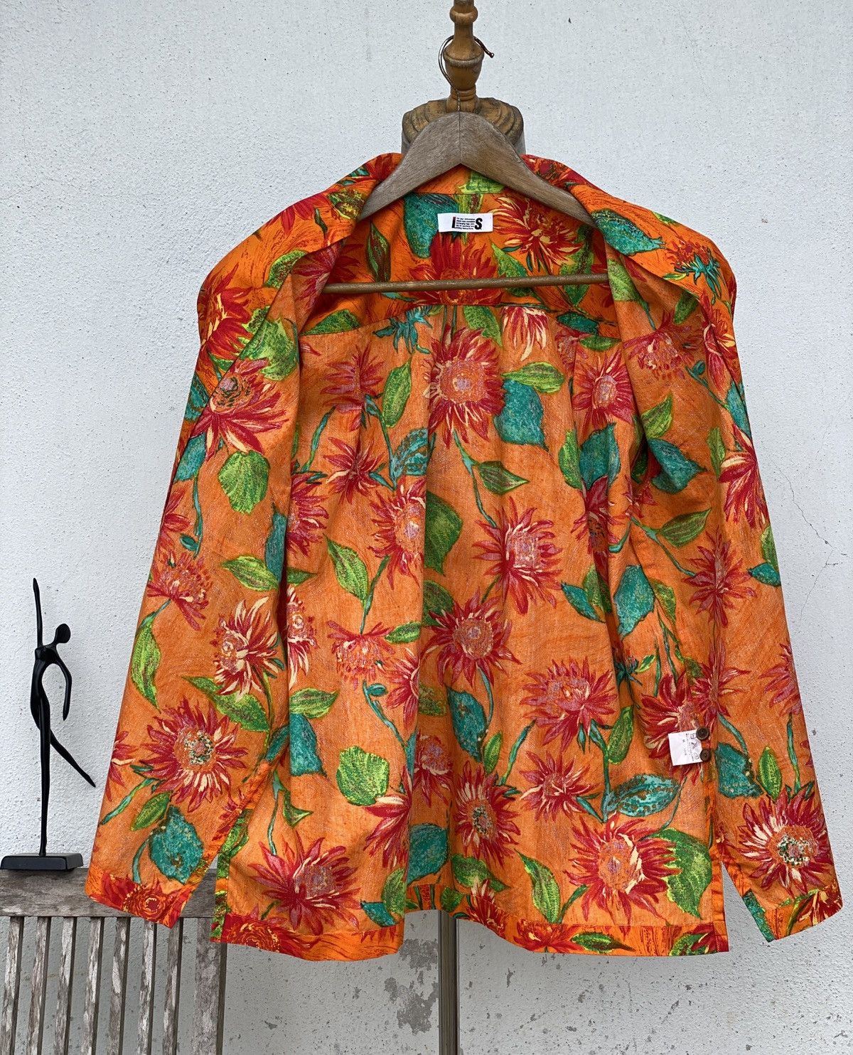 Vintage vibrant orange Hawaiian shirt, a vintage from Issey Miyake. Size US M / EU 48-50 / 2 - 7 Thumbnail