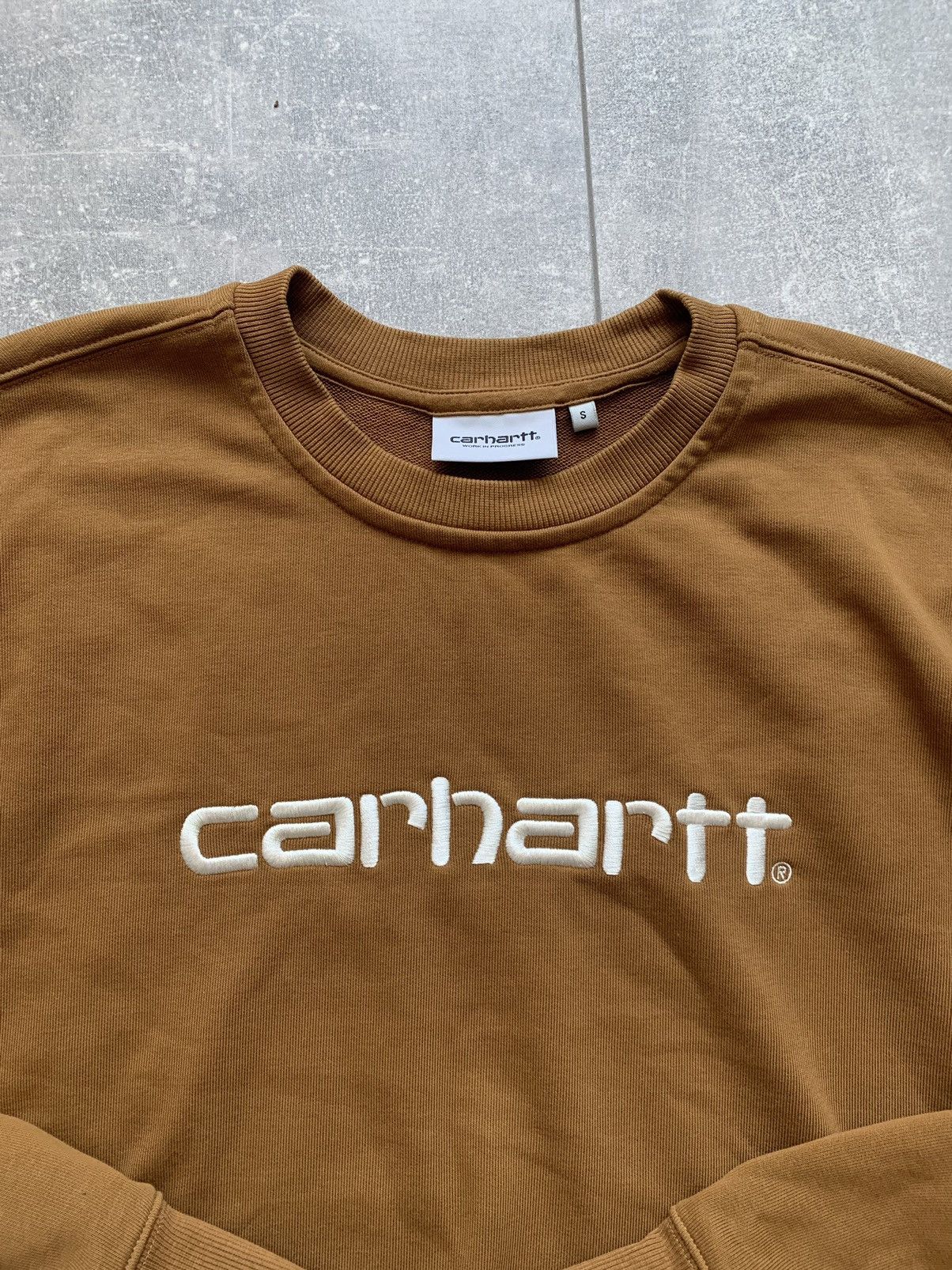 Carhartt × Carhartt Wip Carhartt wip logo sweatshirt spell out embroidered brown Size US S / EU 44-46 / 1 - 5 Thumbnail