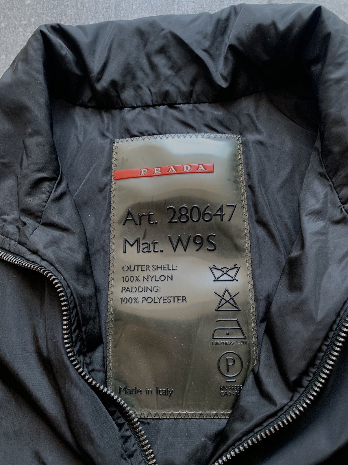 Prada Prada nylon red logo luxury light jacket woman Size M / US 6-8 / IT 42-44 - 8 Thumbnail