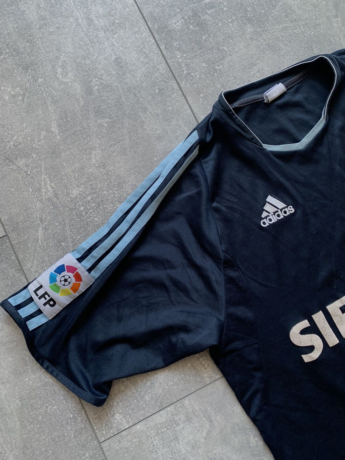 Adidas Adidas Real Madrid 2003 soccer jersey Size US S / EU 44-46 / 1 - 4 Thumbnail