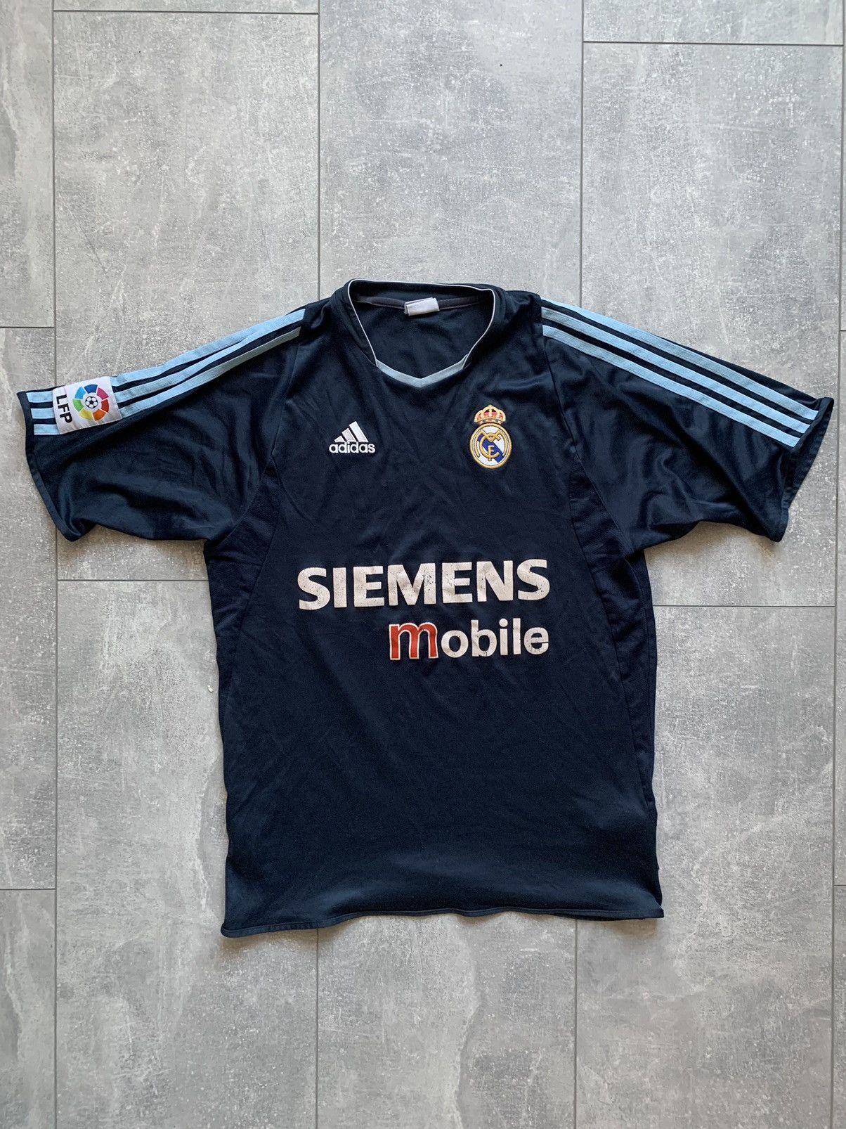 Adidas Adidas Real Madrid 2003 soccer jersey Size US S / EU 44-46 / 1 - 1 Thumbnail