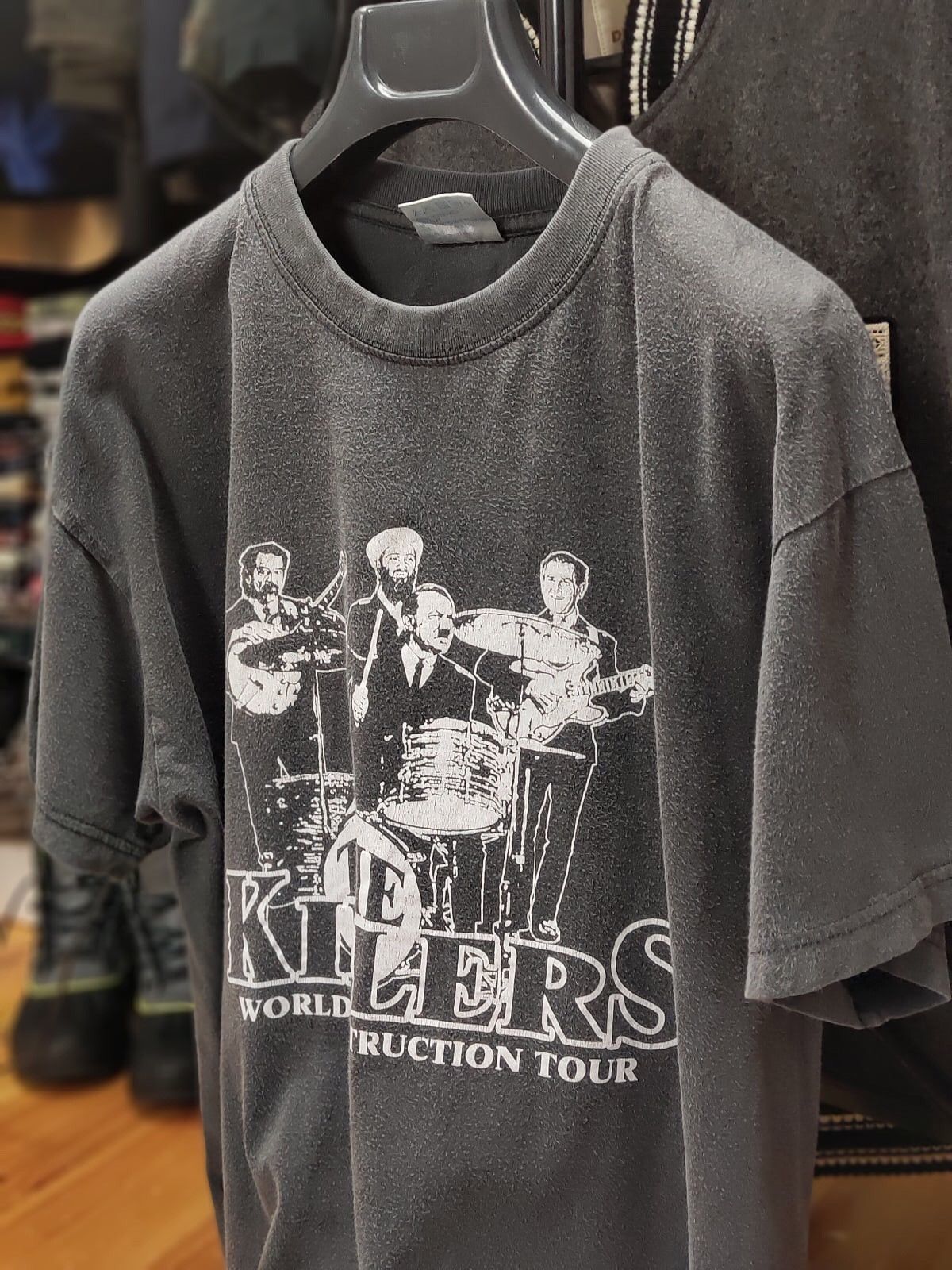 Band Tees Vintage The Killers World Destruction Tour Faded t shirt Size US L / EU 52-54 / 3 - 20 Thumbnail