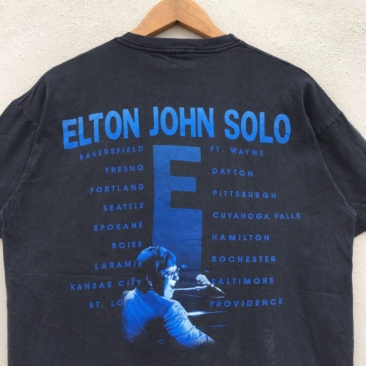 Band Tees × Vintage Vintage 90s ELTON JOHN SOLO SINGER T-Shirt Size US L / EU 52-54 / 3 - 9 Thumbnail