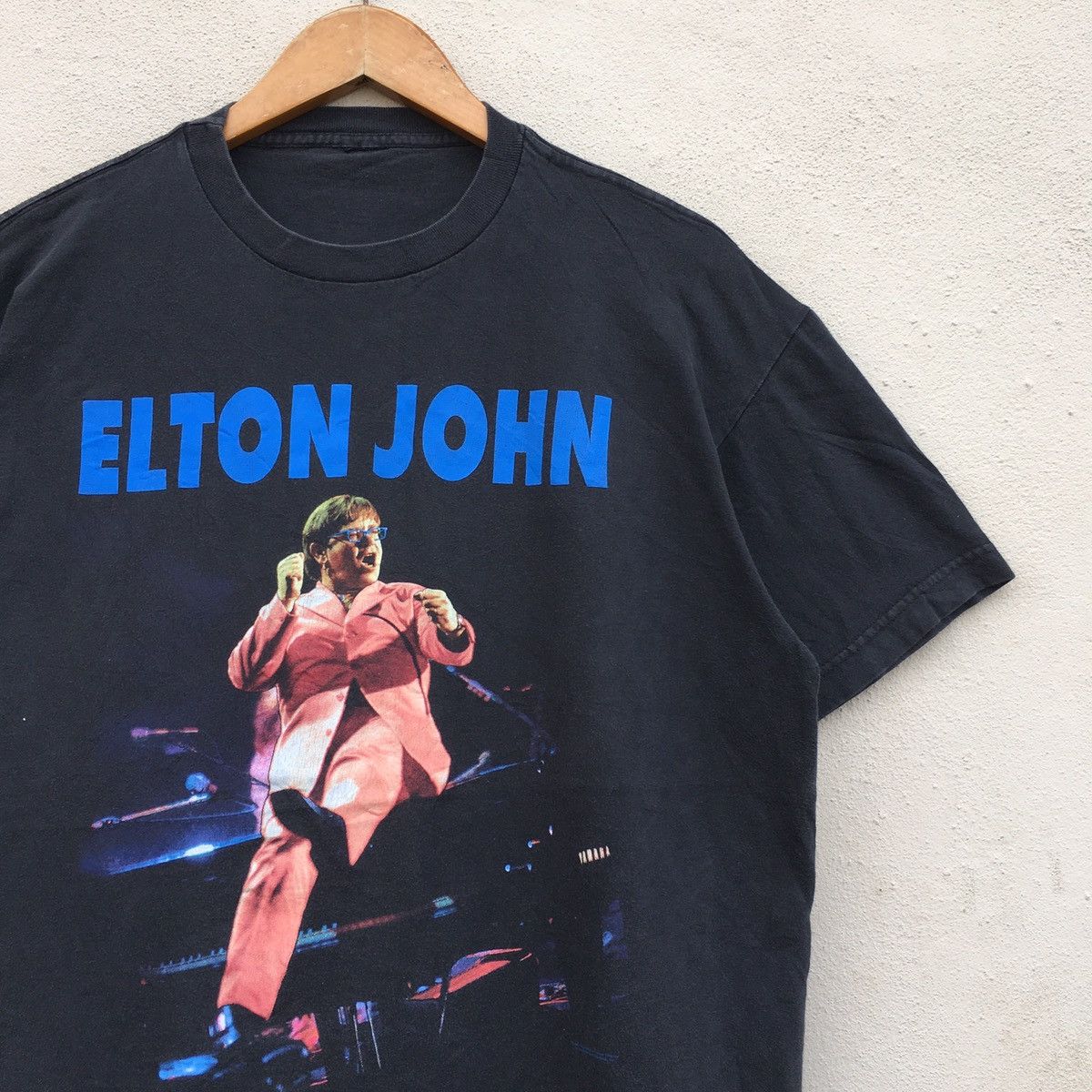 Band Tees × Vintage Vintage 90s ELTON JOHN SOLO SINGER T-Shirt Size US L / EU 52-54 / 3 - 4 Thumbnail