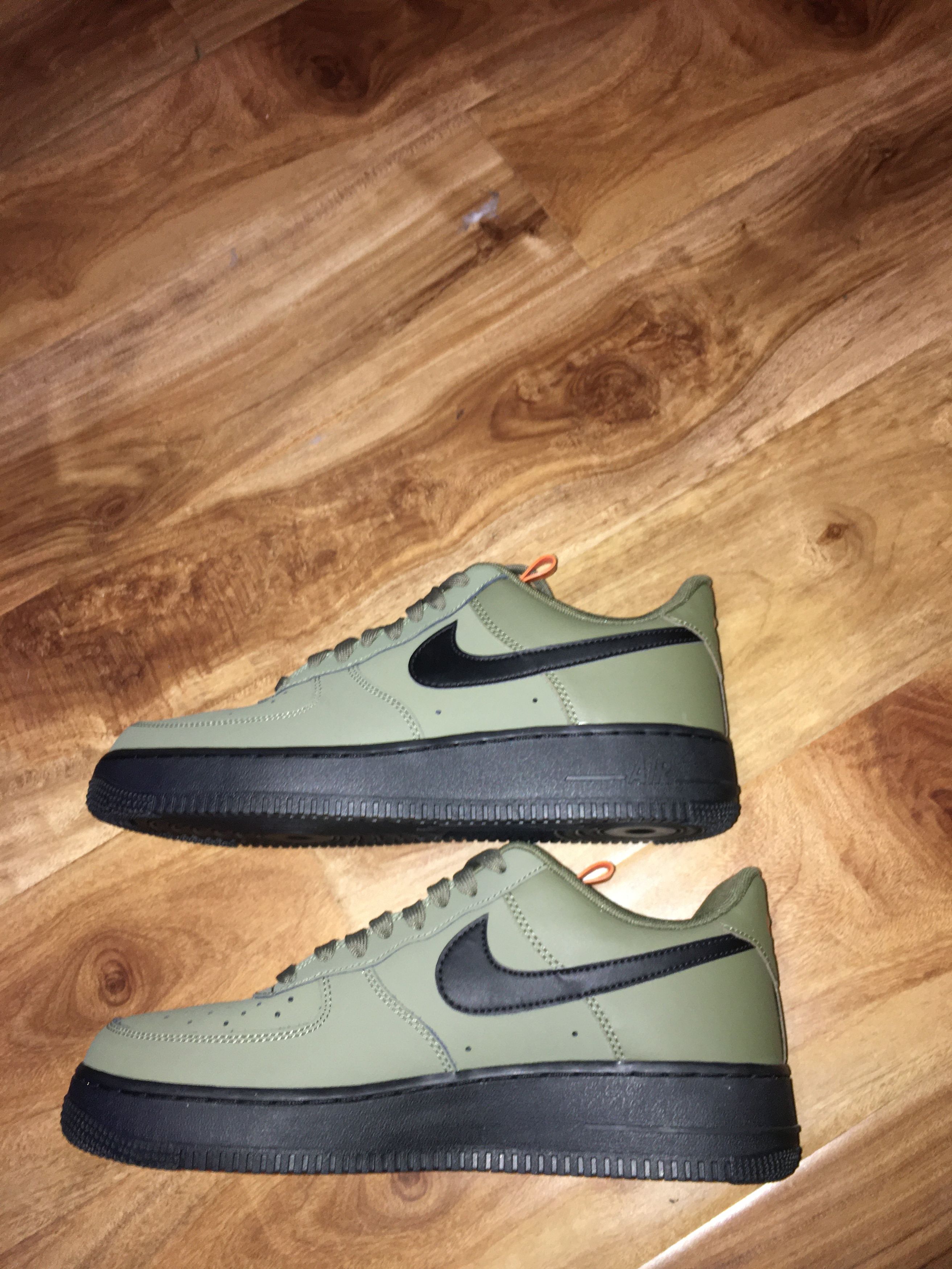 Nike NIKE AIR FORCE 1 LOW "MEDIUM OLIVE" Size US 9 / EU 42 - 6 Thumbnail