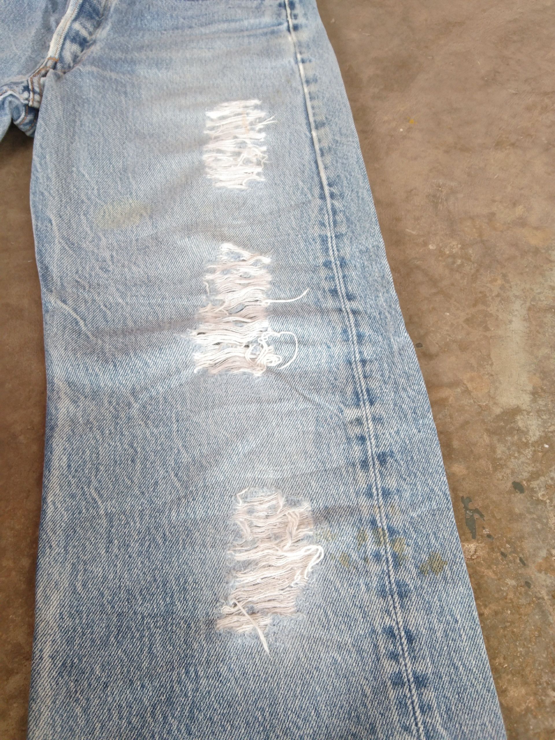 Levi's Vintage 1990s Levi's 501 Lightwash/Distressed Size US 29 - 6 Thumbnail