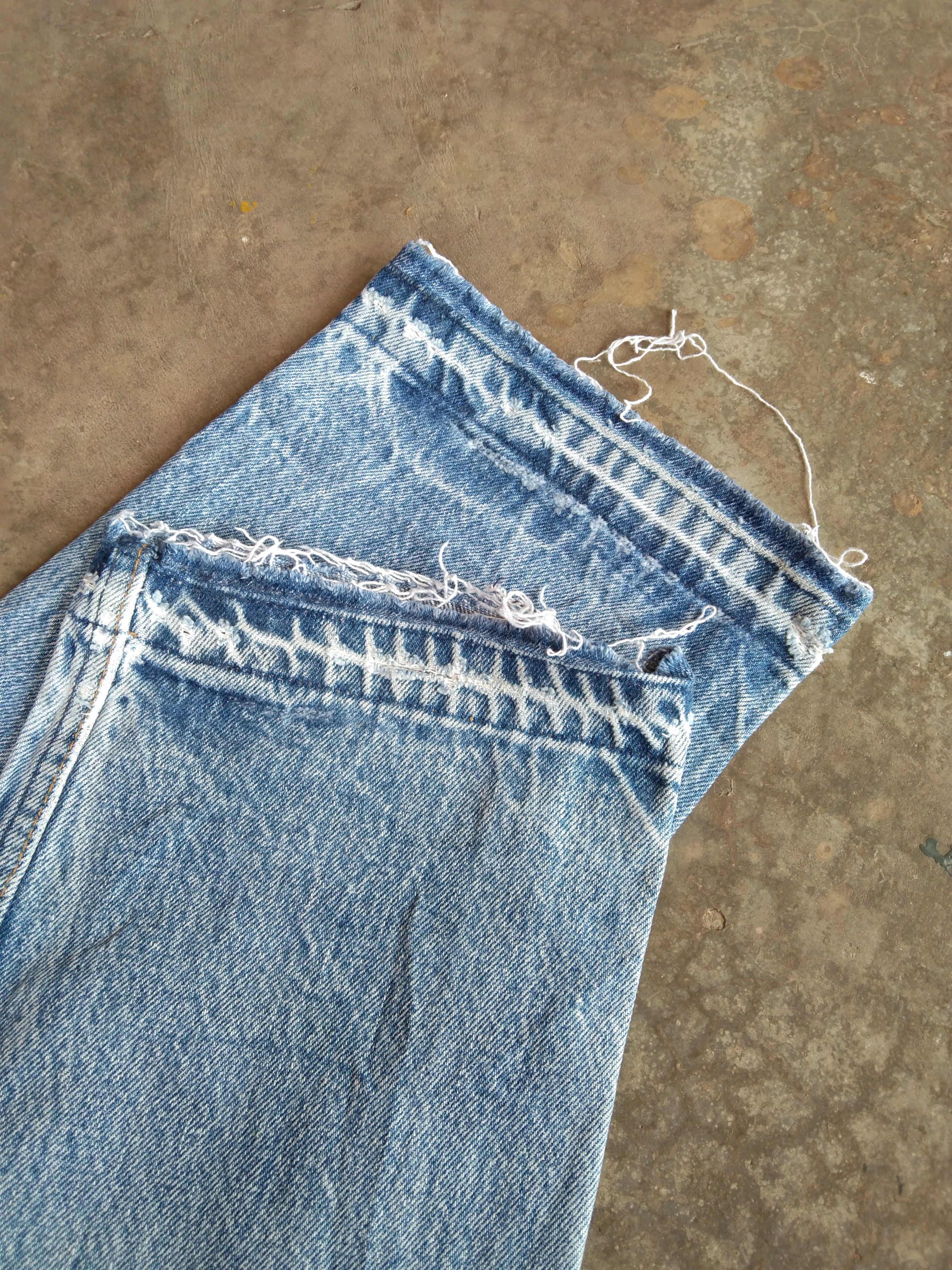 Levi's Vintage 1990s Levi's 501 Lightwash/Distressed Size US 29 - 4 Thumbnail