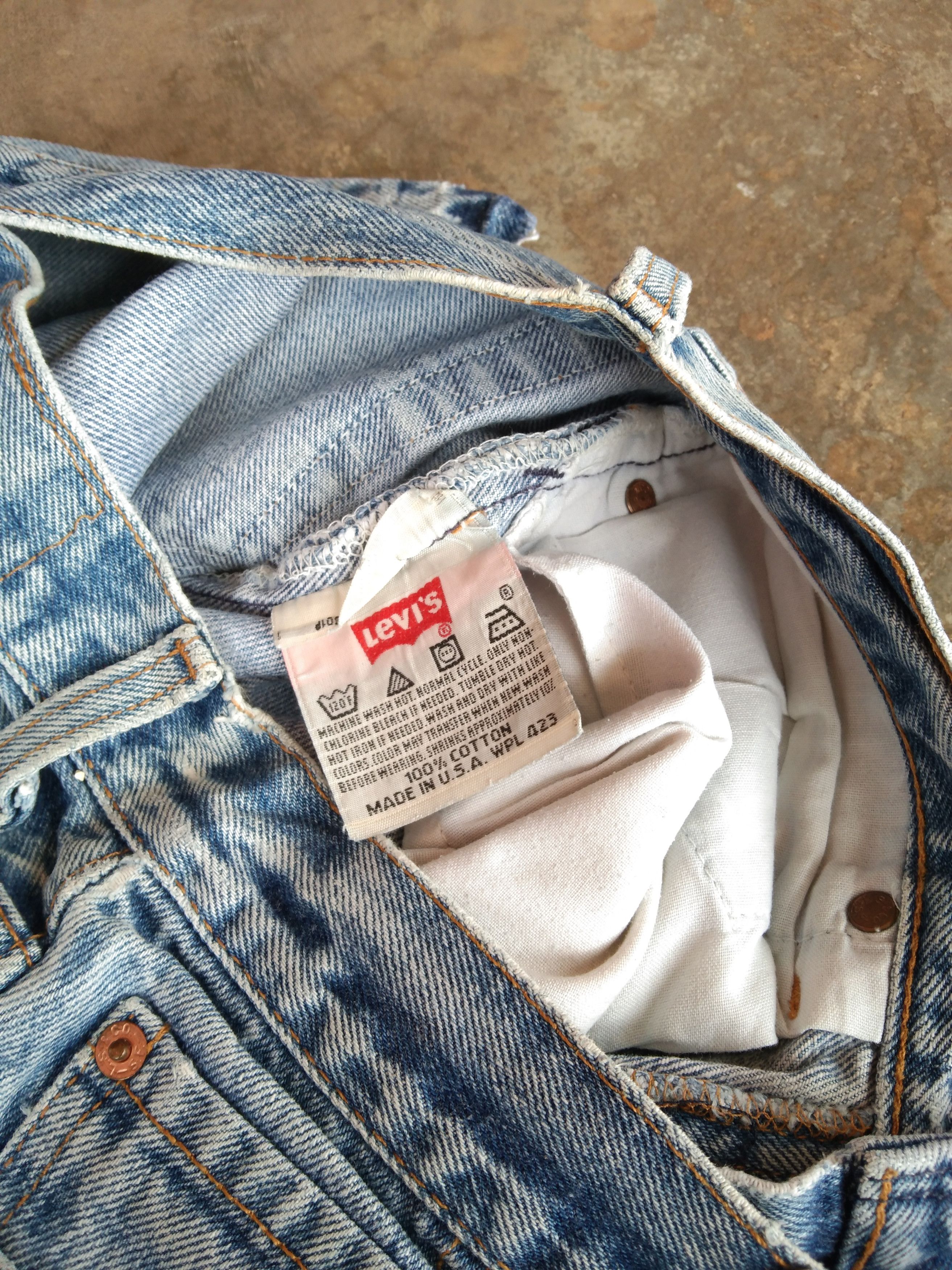 Levi's Vintage 1990s Levi's 501 Lightwash/Distressed Size US 29 - 11 Thumbnail