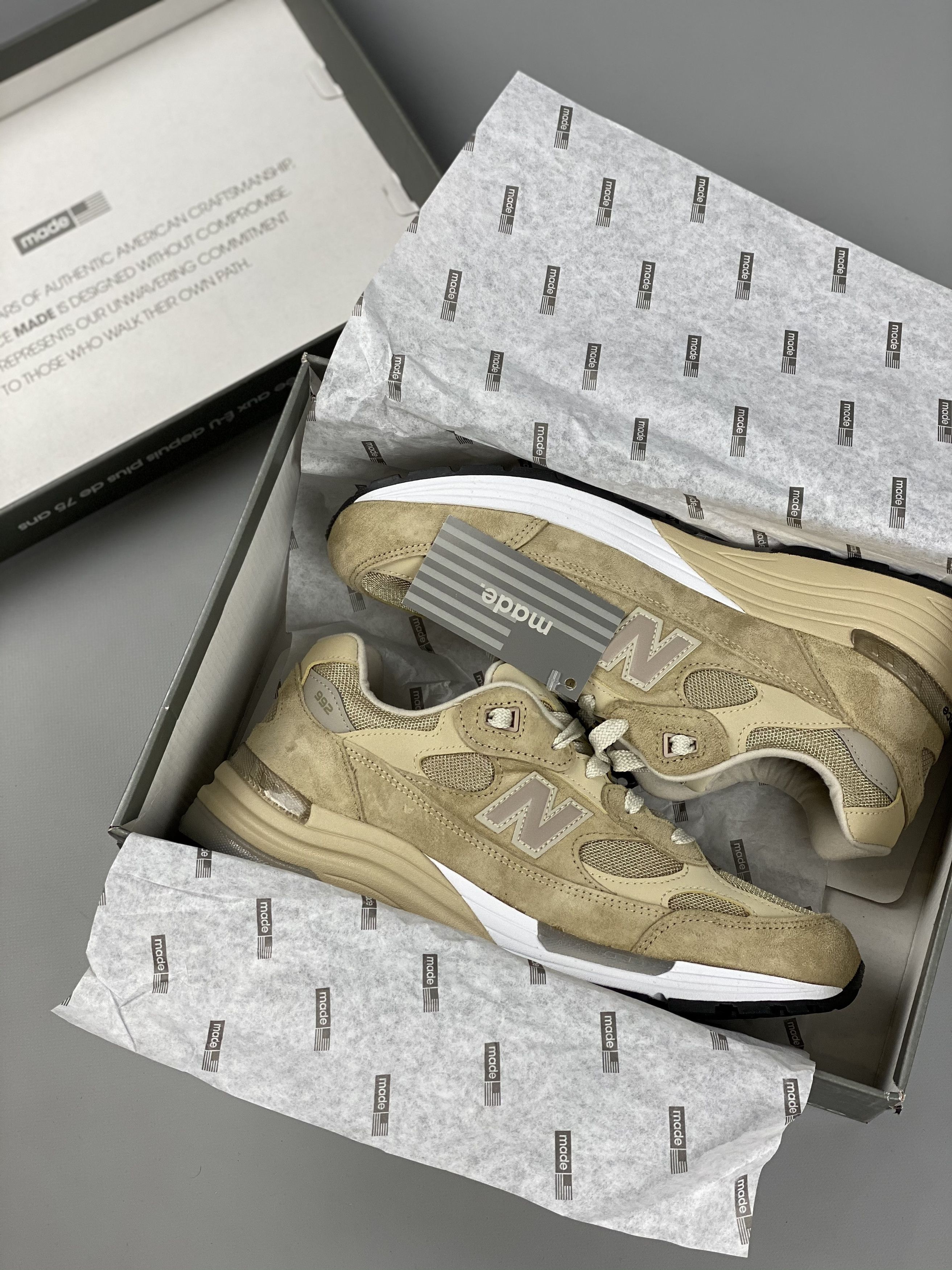 New Balance New Balance 992 Tan Size US 9.5 / EU 42-43 - 2 Thumbnail