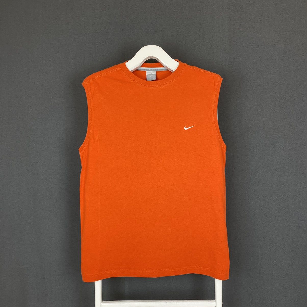 Nike Vintage 00’s Nike Sleeveless Tee Size US L / EU 52-54 / 3 - 1 Thumbnail