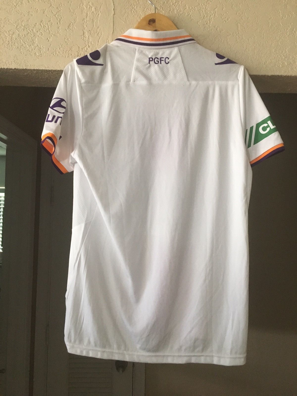 Macron 2013-14 PERTH GLORY AWAY JERSEY S Size US S / EU 44-46 / 1 - 3 Thumbnail