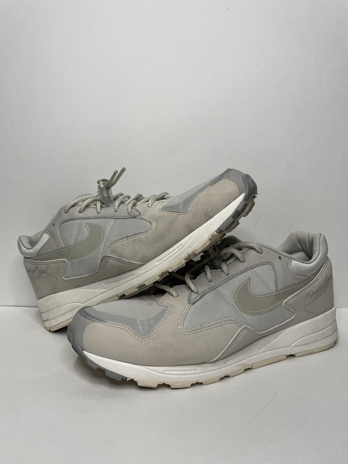 FOG Air Skylon Light Bone