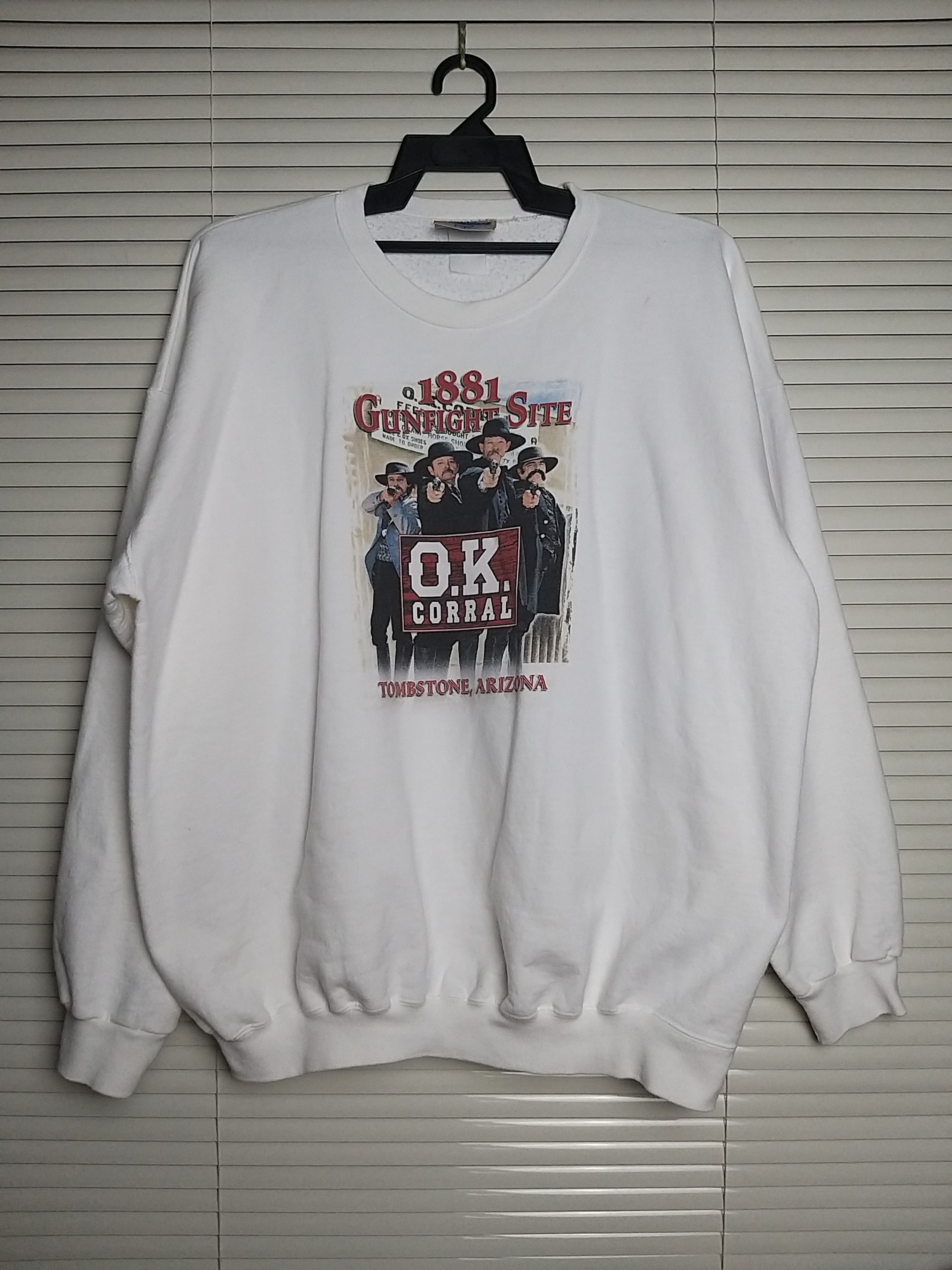 Hanes VINTAGE Y2K GUNFIGHT AT O.K CORRAL ARIZONA BAGGY SWEATSHIRT Size US XL / EU 56 / 4 - 2 Thumbnail