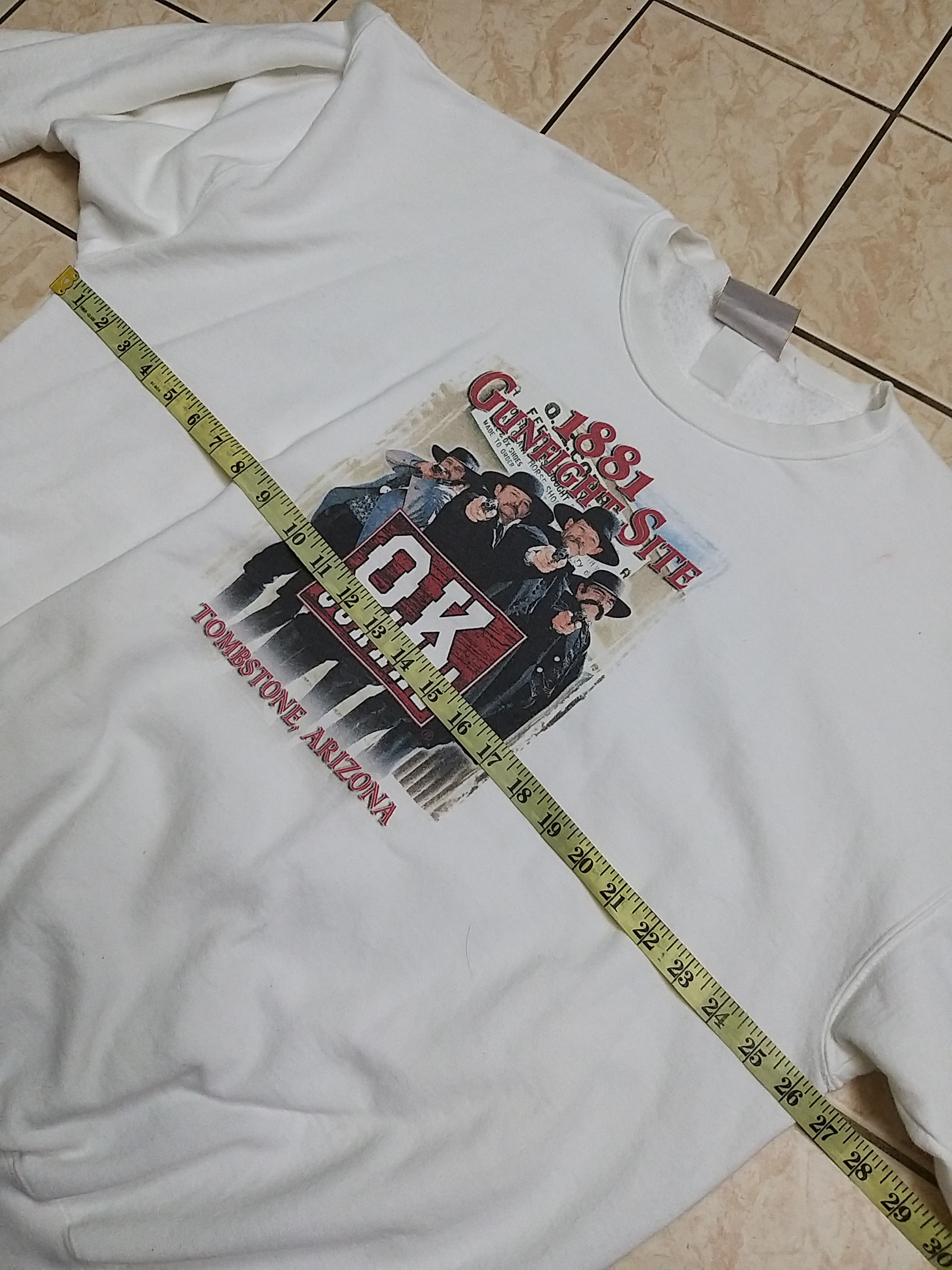 Hanes VINTAGE Y2K GUNFIGHT AT O.K CORRAL ARIZONA BAGGY SWEATSHIRT Size US XL / EU 56 / 4 - 5 Thumbnail
