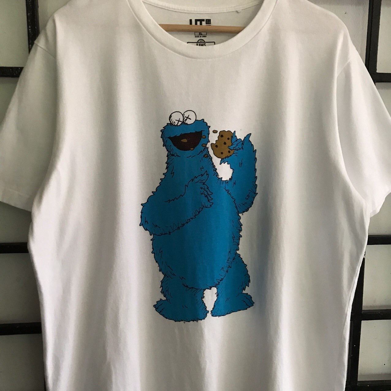 Japanese Brand × Kaws × Vintage 🔥 Vintage 90's Kaws Sesame Street Big Logo XL Size tshirt Size US XL / EU 56 / 4 - 2 Thumbnail