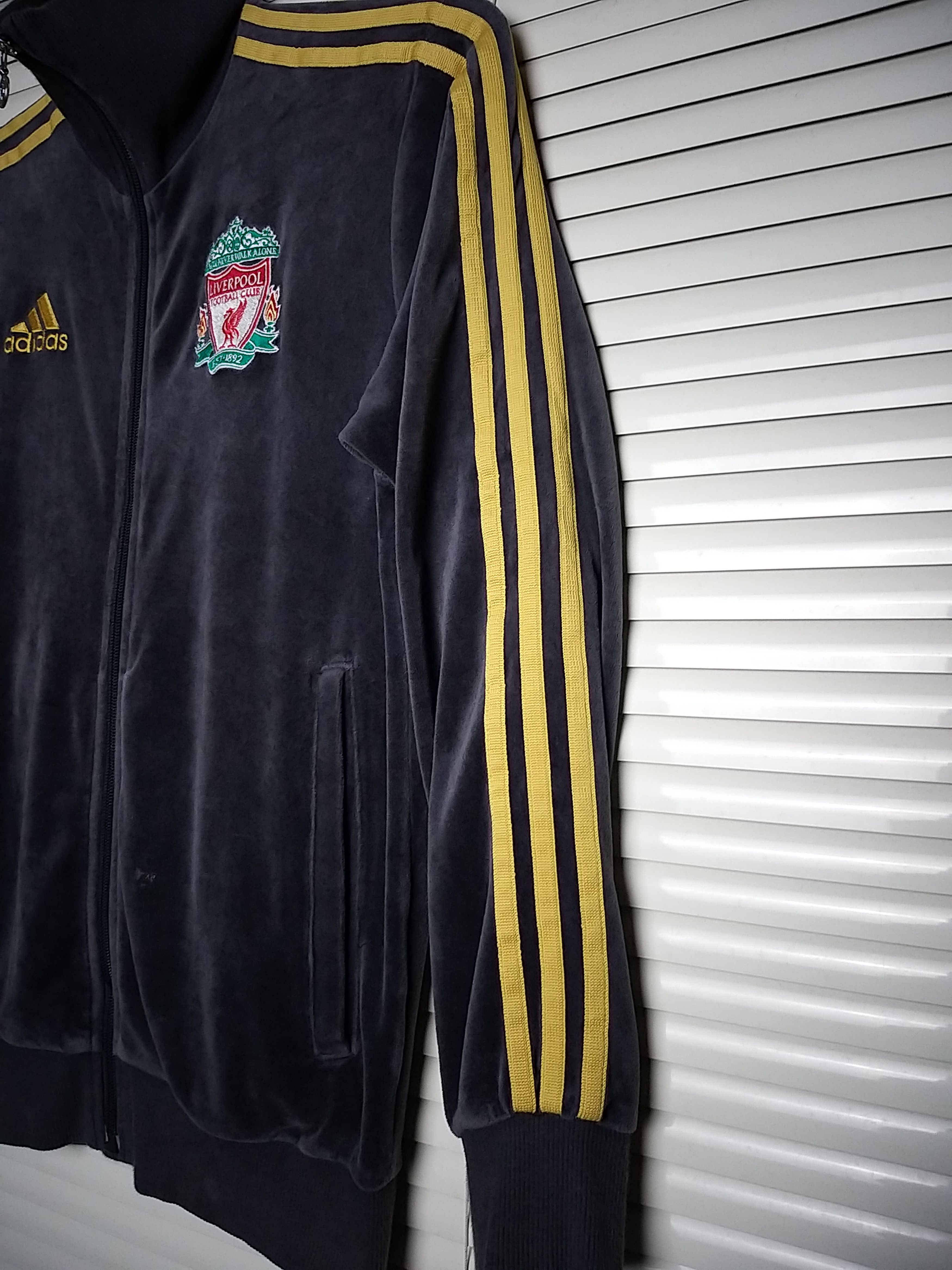 Adidas NICE💥VINTAGE ADIDAS "LIVERPOOL" VELVET ZIPPER SWEATER/JACKET Size US XS / EU 42 / 0 - 6 Thumbnail