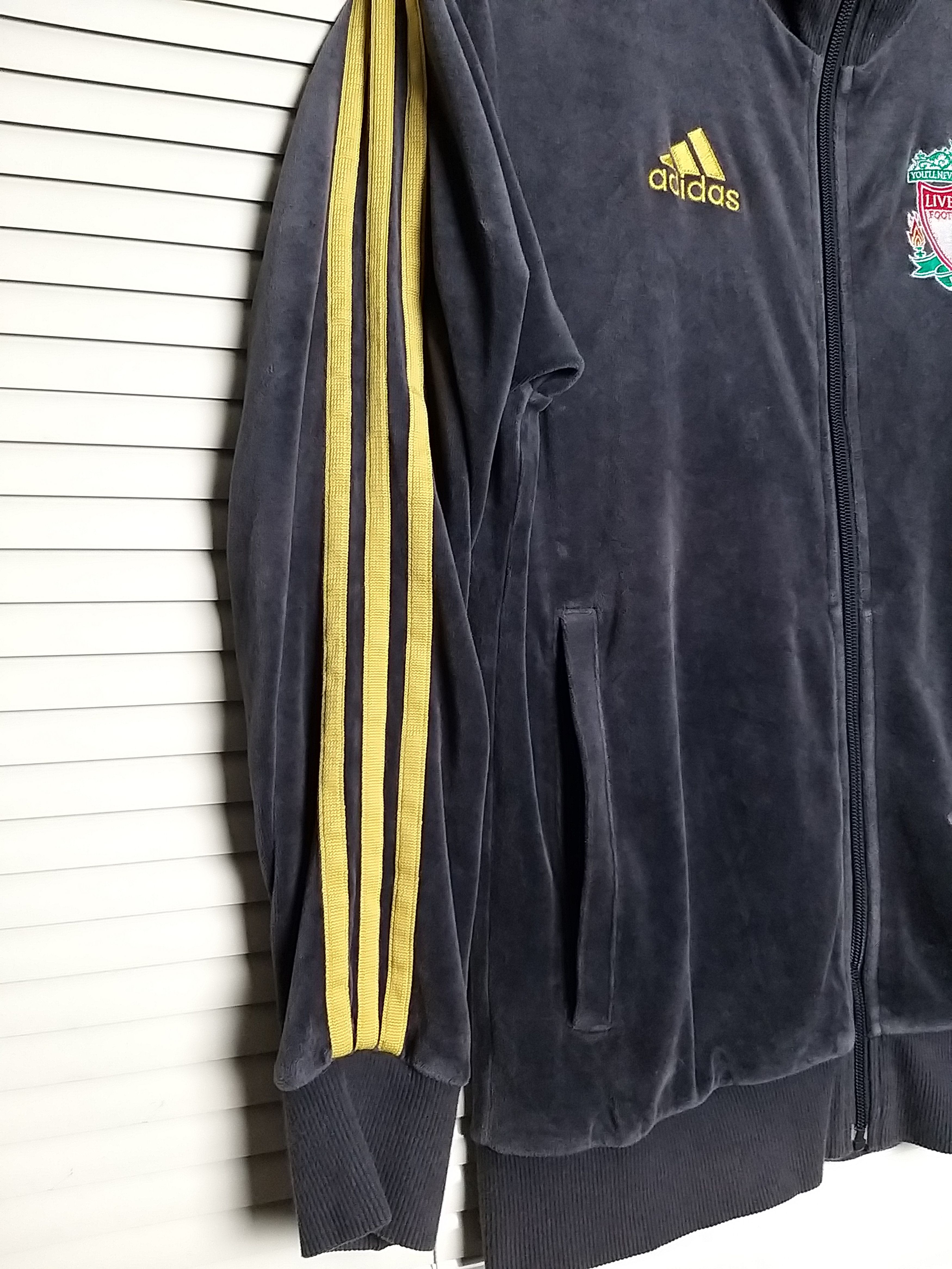 Adidas NICE💥VINTAGE ADIDAS "LIVERPOOL" VELVET ZIPPER SWEATER/JACKET Size US XS / EU 42 / 0 - 7 Thumbnail