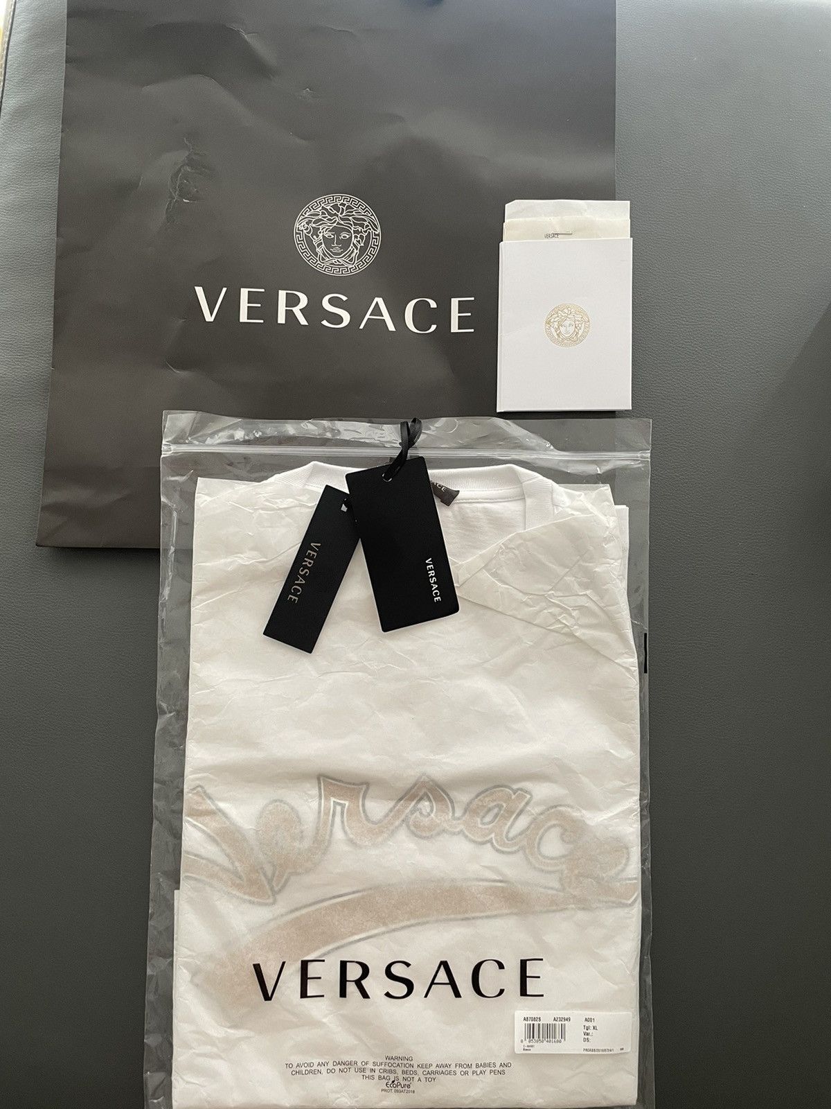 Versace New Super Runway Limited Edition Versace Logo Tee T-shirt Size US XL / EU 56 / 4 - 4 Thumbnail