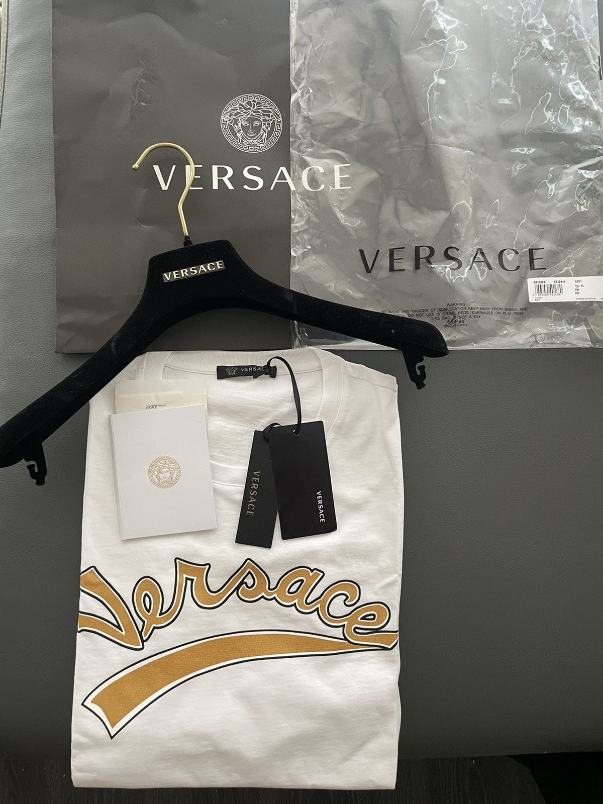 Versace New Super Runway Limited Edition Versace Logo Tee T-shirt Size US XL / EU 56 / 4 - 11 Thumbnail
