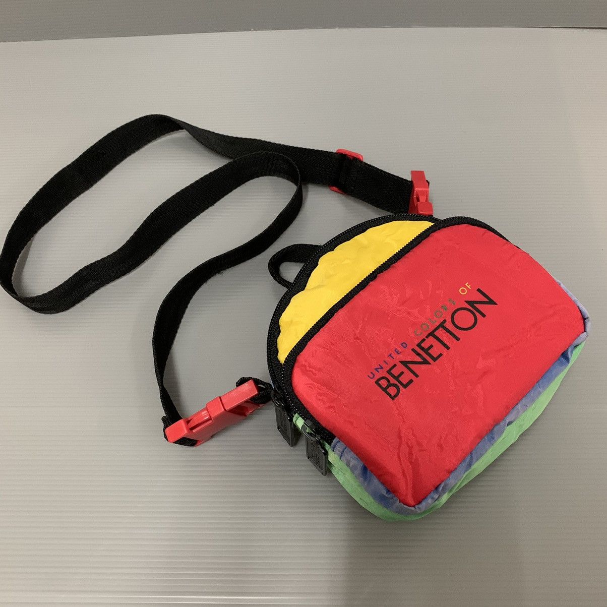 RARE ITEM‼️‼️United Colour Of Benetton Sling Pouch Bag
