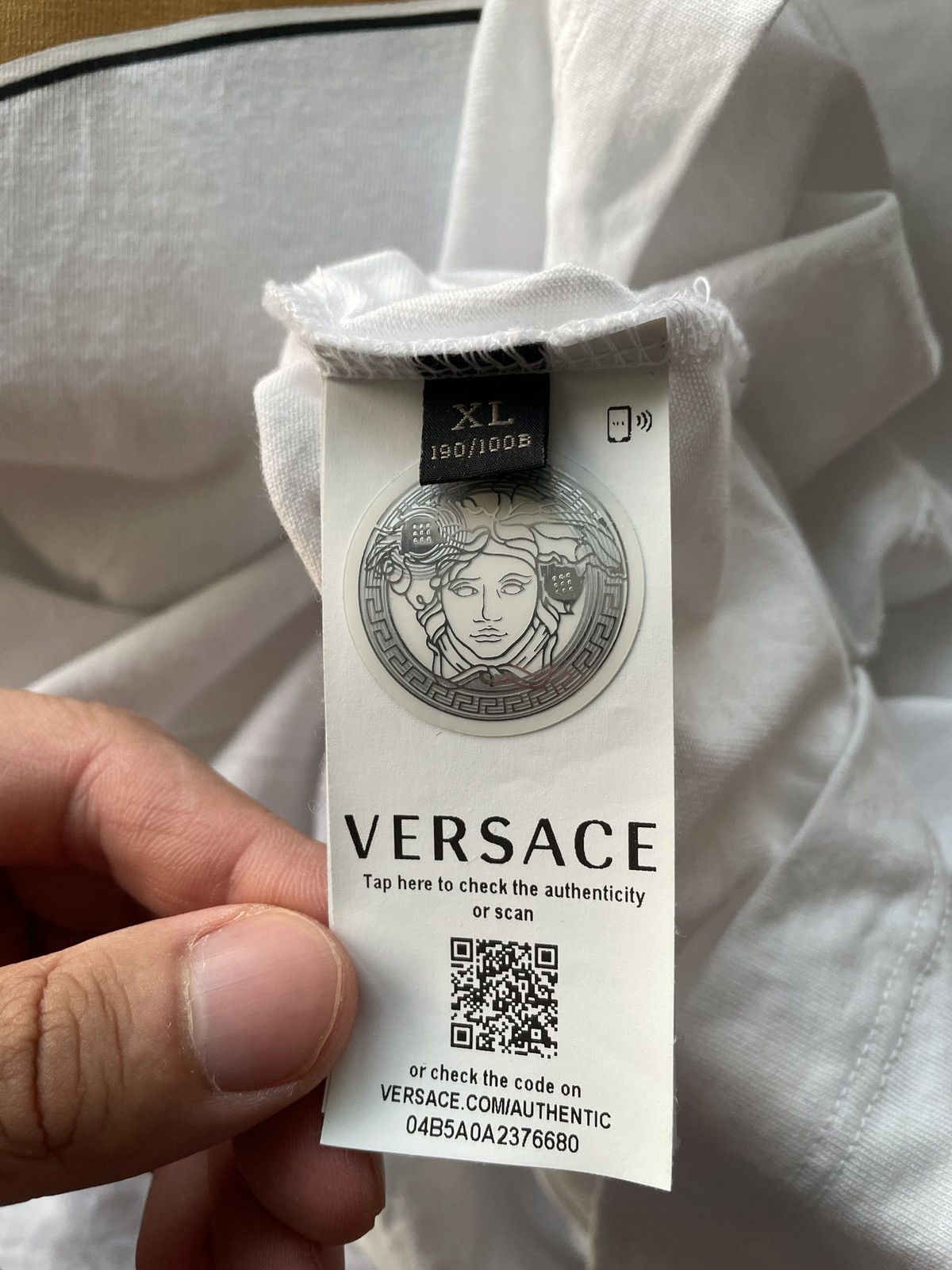 Versace Rare Super Runway Limited Edition Versace Logo Tee T-shirt Size US L / EU 52-54 / 3 - 7 Thumbnail