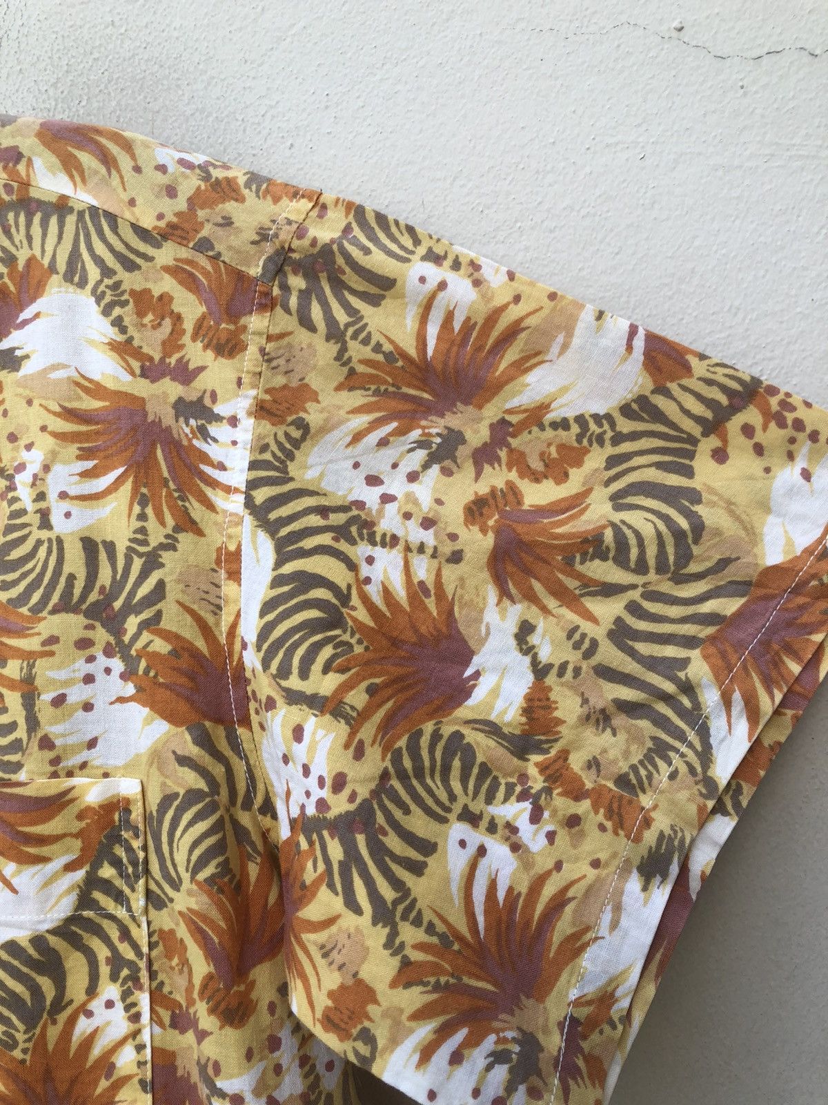 Devilock Vintage 90s CLIC CLAC Japan Printed Zebra Hawaiian Shirt Size US M / EU 48-50 / 2 - 10 Thumbnail