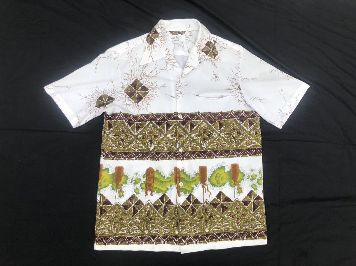 Vintage Vintage 70s MALIHINI Tiki Idol Open Collar Hawaiian Shirt Size US M / EU 48-50 / 2 - 1 Thumbnail
