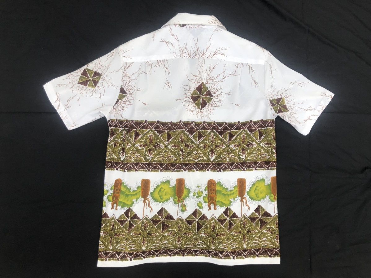 Vintage Vintage 70s MALIHINI Tiki Idol Open Collar Hawaiian Shirt Size US M / EU 48-50 / 2 - 2 Thumbnail