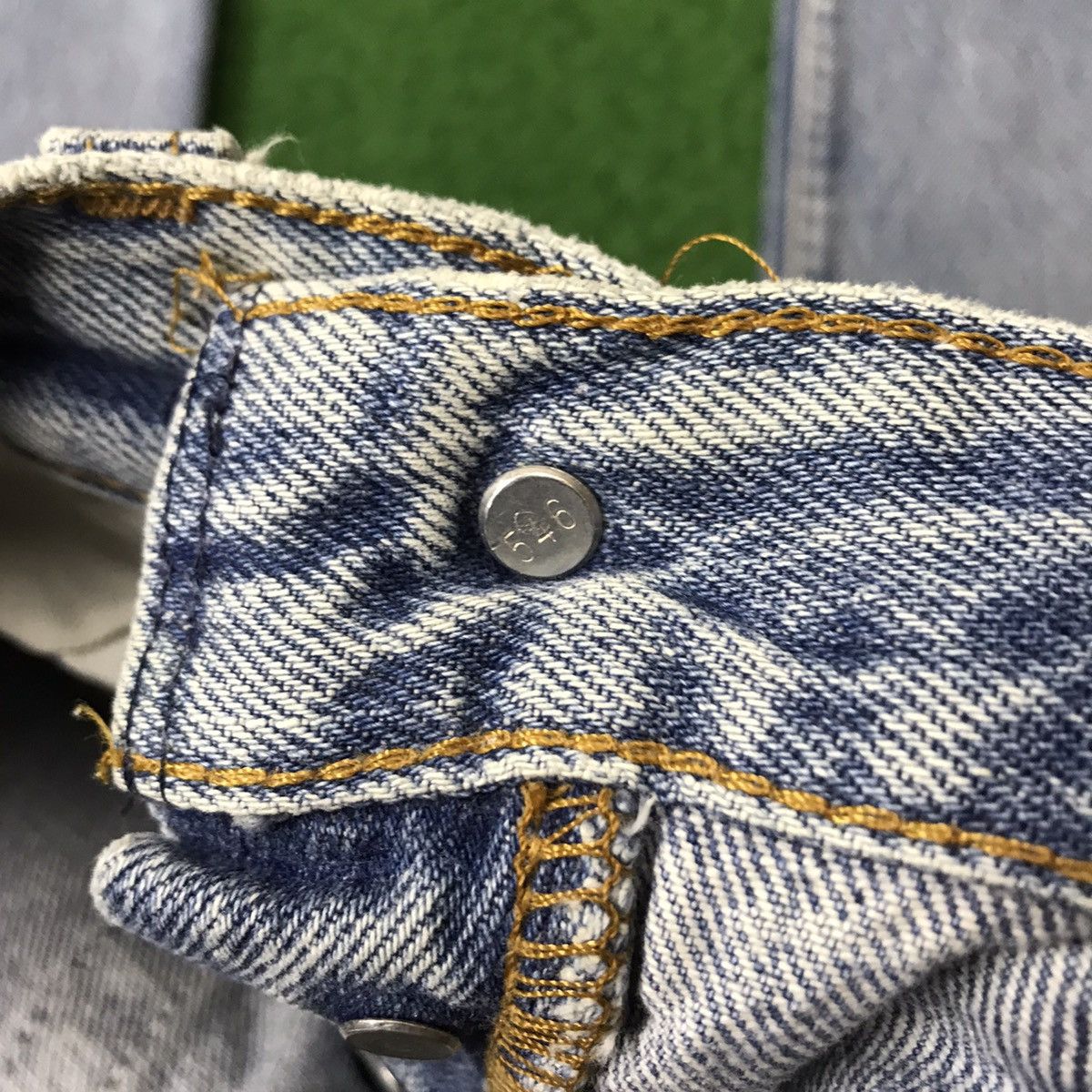 Levi's Vintage 80s Levis 501 Distressed Denim Lightwash CobainStyle Size US 30 / EU 46 - 19 Thumbnail