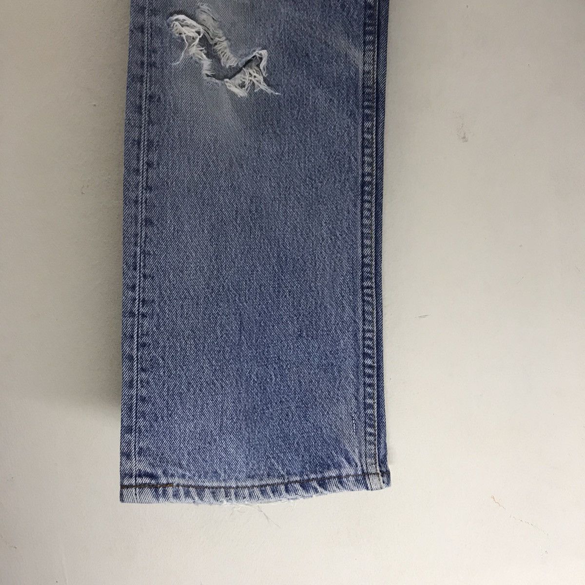 Levi's Vintage 80s Levis 501 Distressed Denim Lightwash CobainStyle Size US 30 / EU 46 - 8 Thumbnail