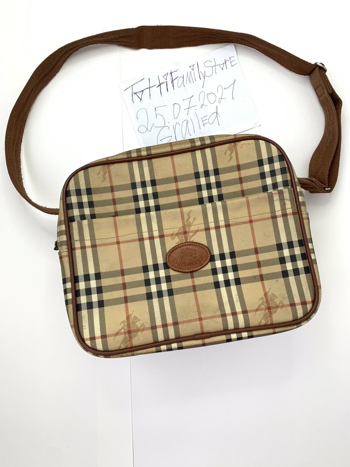Burberry’s Leather Shoulder Bag Vintage 80s - 90s Very rare