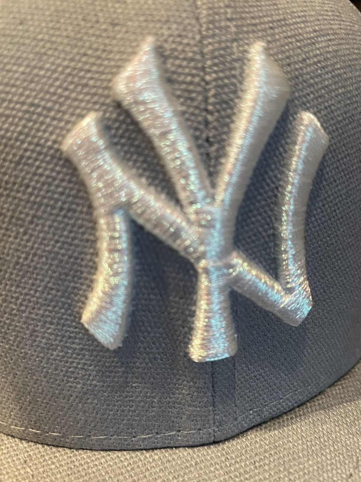 MLB × New Era × New York Yankees MyFitteds Dirty Snow Yankee Stadium Patch Size ONE SIZE - 2 Thumbnail