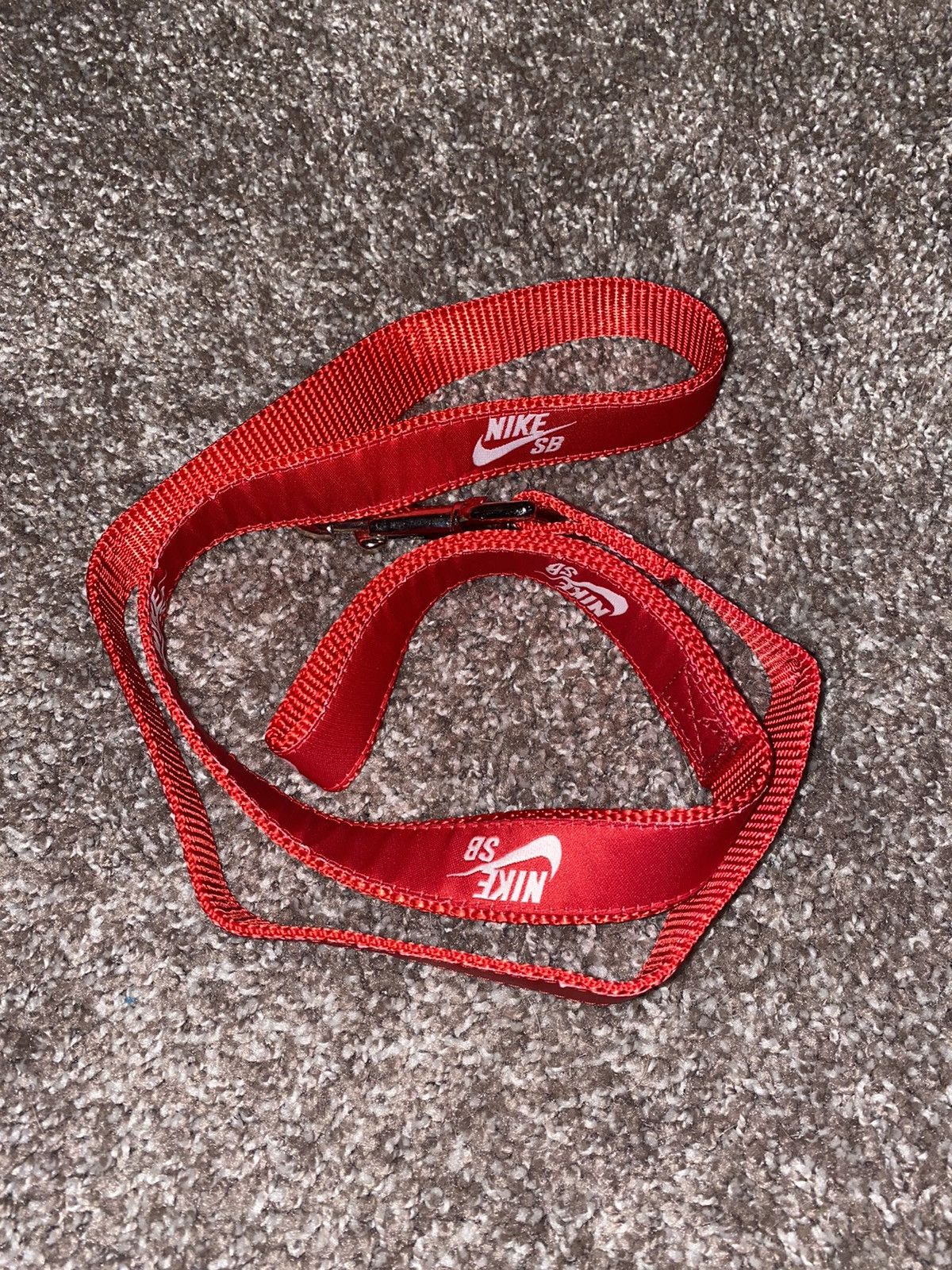 Nike sb leash clearance