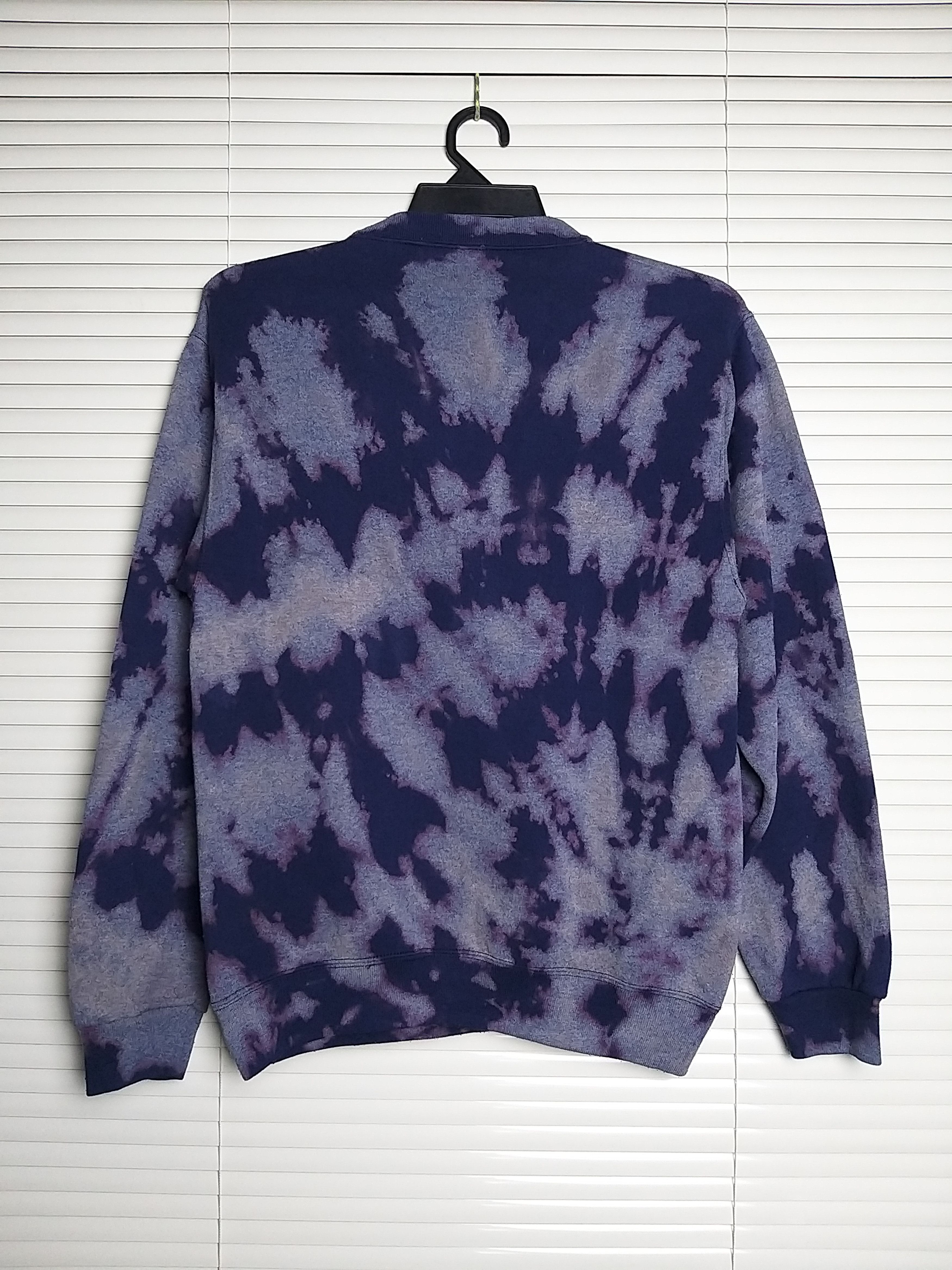 Warner Bros VINTAGE 90s BUG BUNNY HIP HOP CUSTOM BLEACH 1993 SWEATSHIRT Size US S / EU 44-46 / 1 - 2 Thumbnail