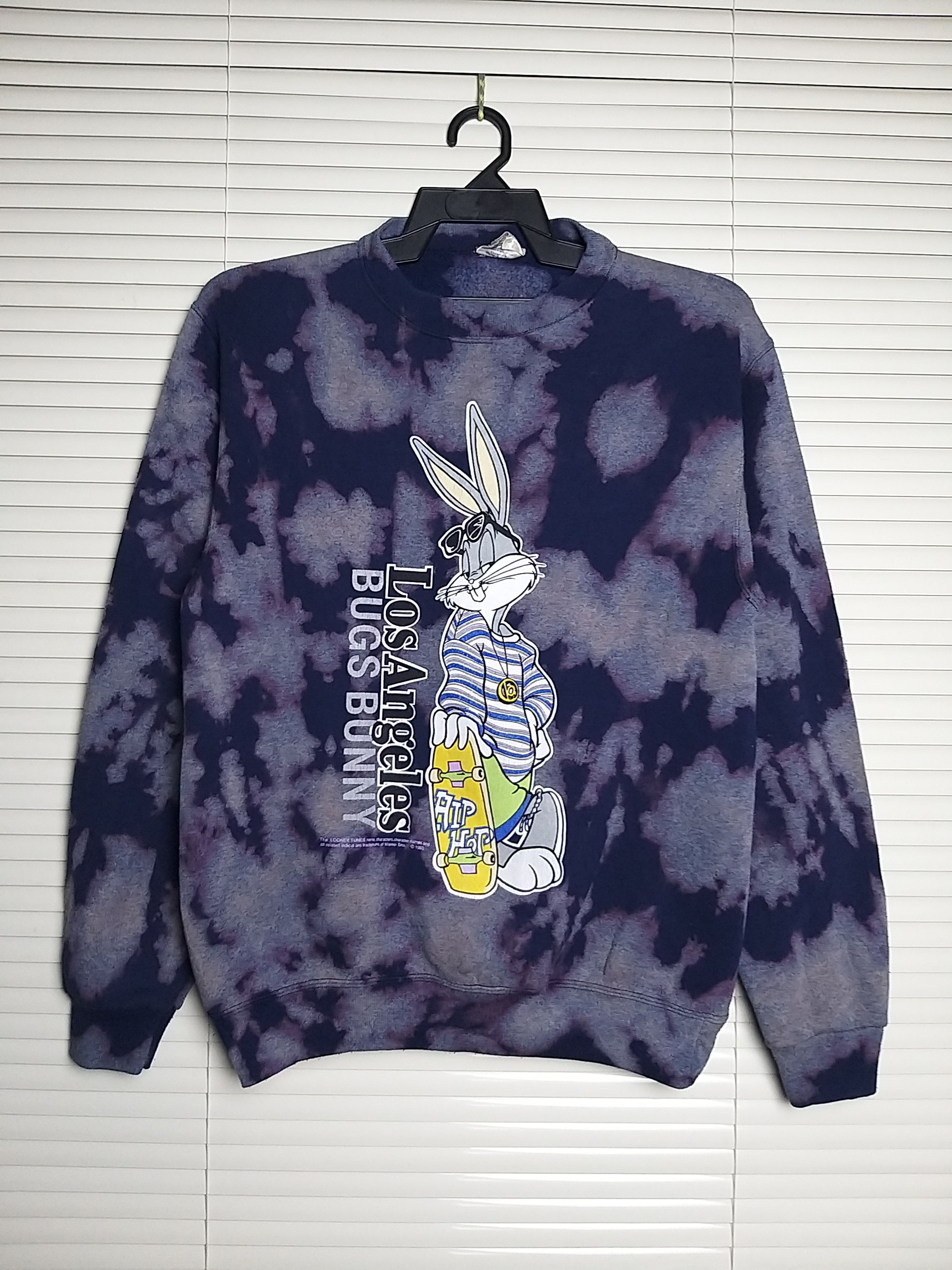 Warner Bros VINTAGE 90s BUG BUNNY HIP HOP CUSTOM BLEACH 1993 SWEATSHIRT Size US S / EU 44-46 / 1 - 1 Thumbnail