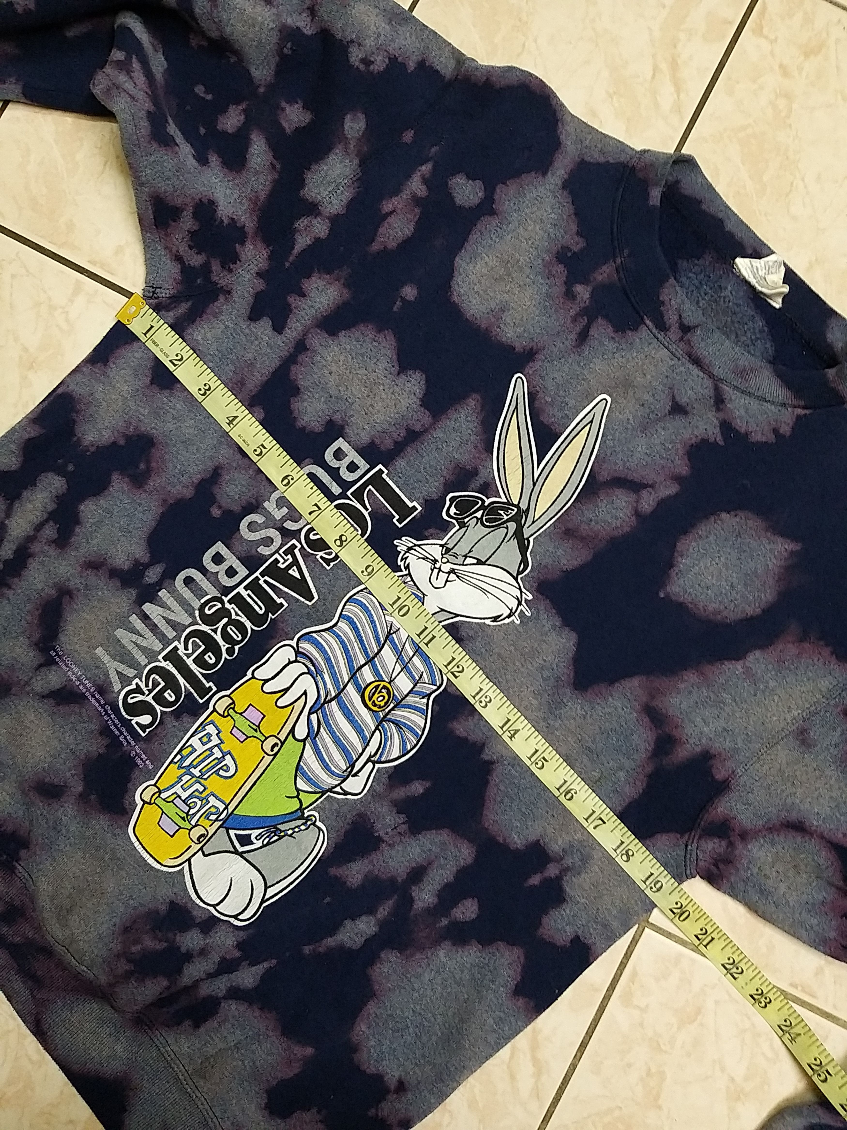 Warner Bros VINTAGE 90s BUG BUNNY HIP HOP CUSTOM BLEACH 1993 SWEATSHIRT Size US S / EU 44-46 / 1 - 6 Thumbnail