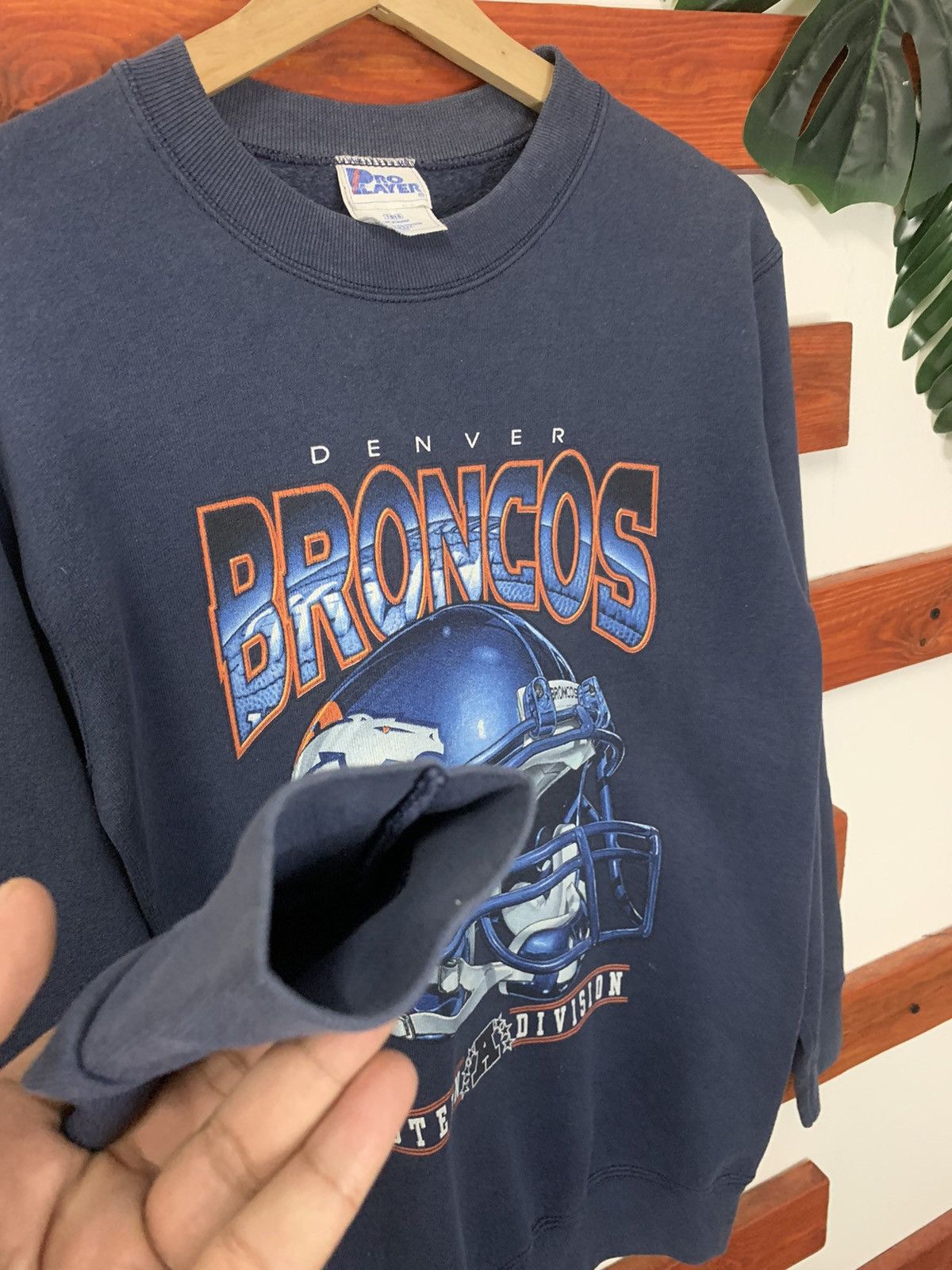 NFL × Pro Player × Vintage Vintage 90s NFL Broncos sweatshirt Size US M / EU 48-50 / 2 - 5 Thumbnail