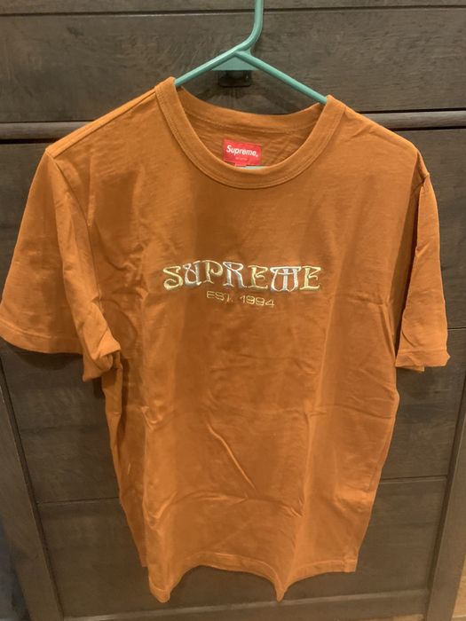 Nouveau logo tee sales supreme