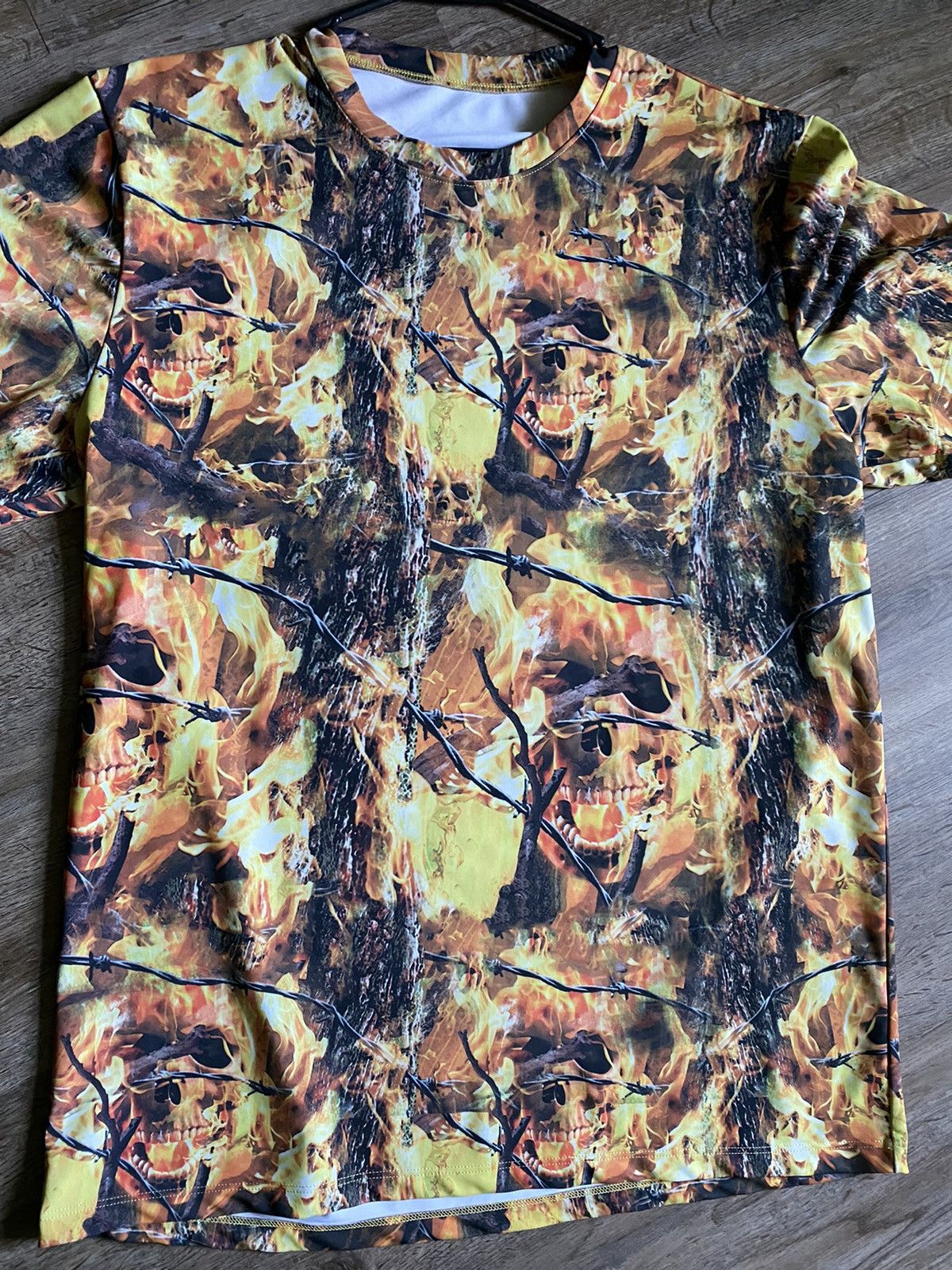Warren Lotas Warren Lotas skull camo tee cut + sew Xl Size US XL / EU 56 / 4 - 1 Thumbnail