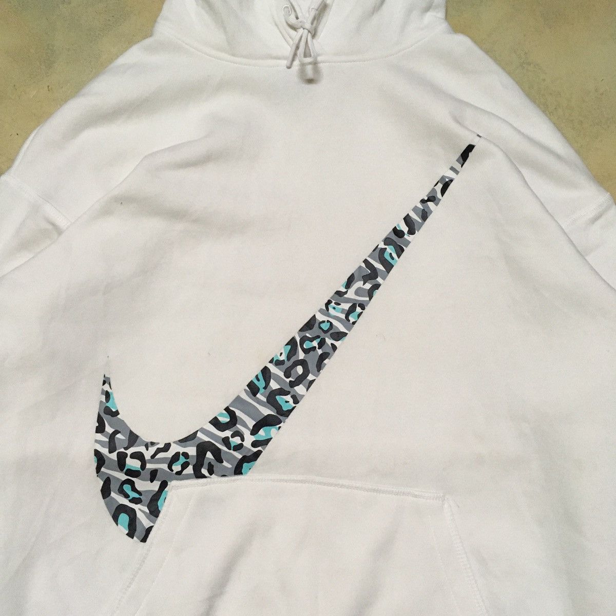 Nike Nike Swoosh Big Logo Hoodie Streetwear Style Size US M / EU 48-50 / 2 - 2 Thumbnail