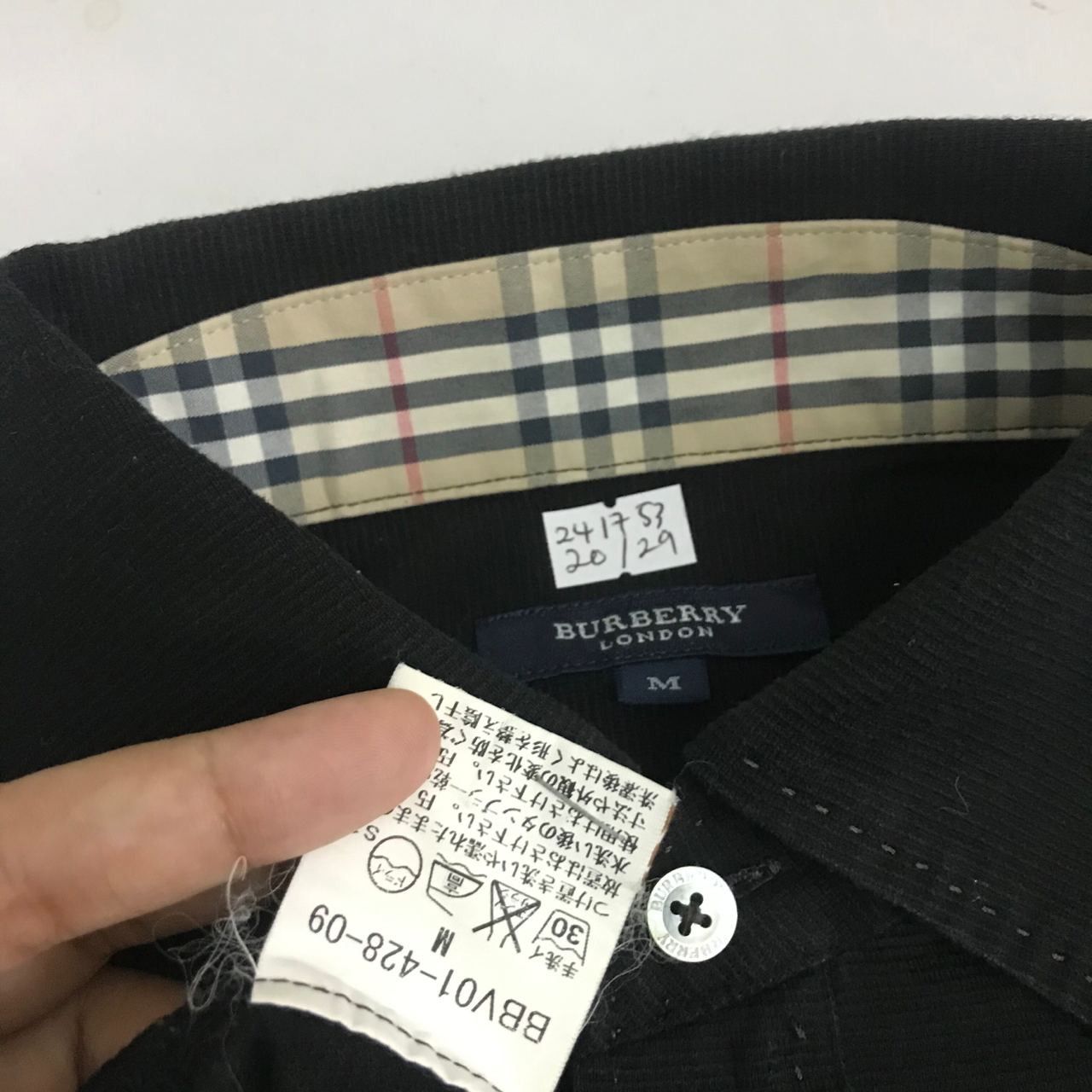 Burberry 🔥Nice! BURBERRY LONDON Black Shirt Made in Japan Size US S / EU 44-46 / 1 - 8 Thumbnail